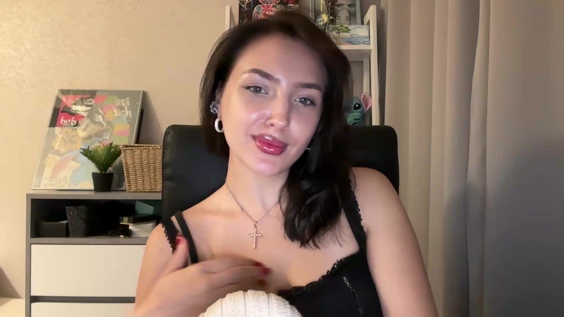 Gallery image thumbnail from Di_Pearl's myfreecams stream on, 09/08/2026, 22:17 image 20 of 20