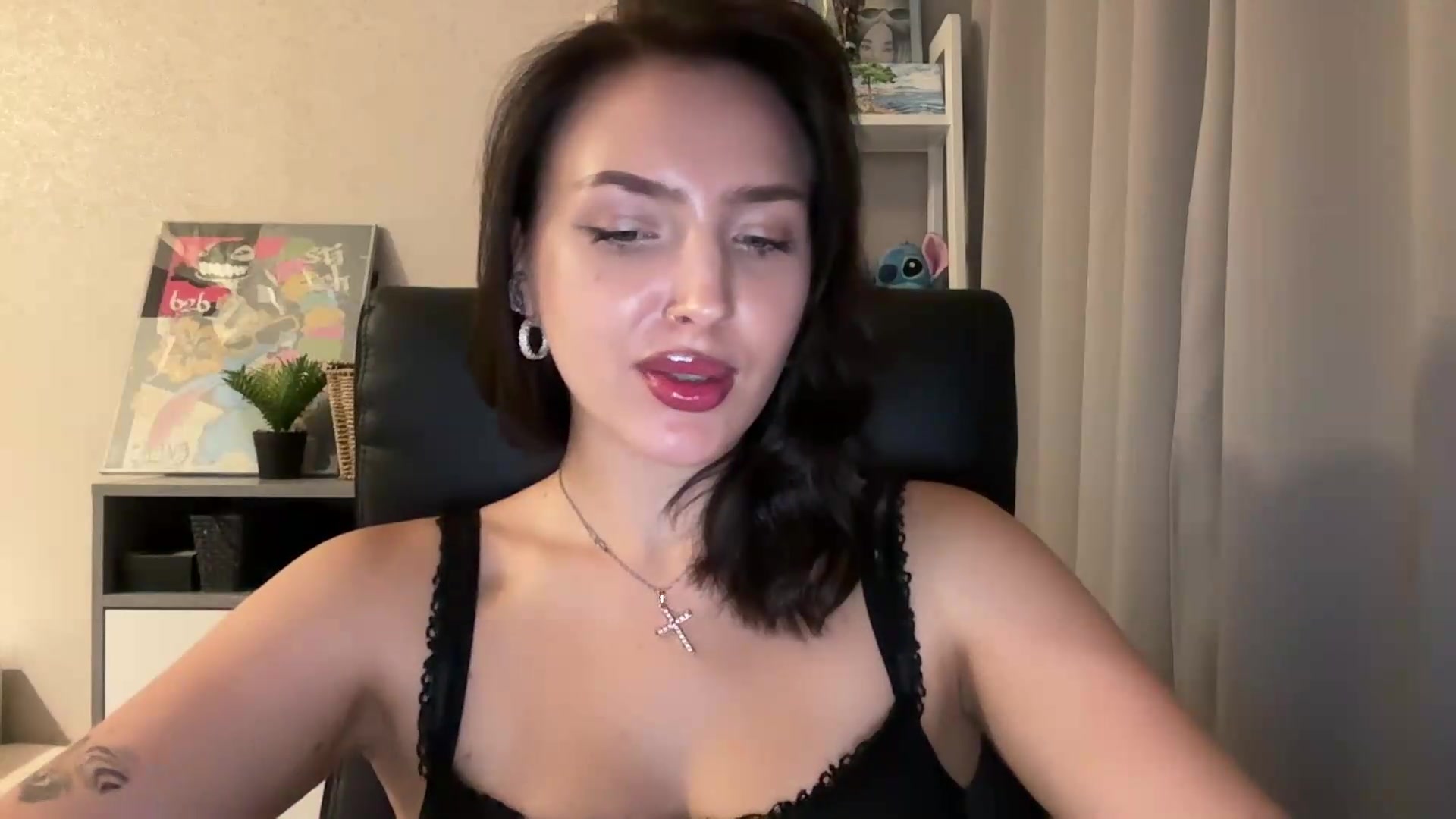 Gallery image thumbnail from Di_Pearl's myfreecams stream on, 09/08/2026, 22:17 image 10 of 20