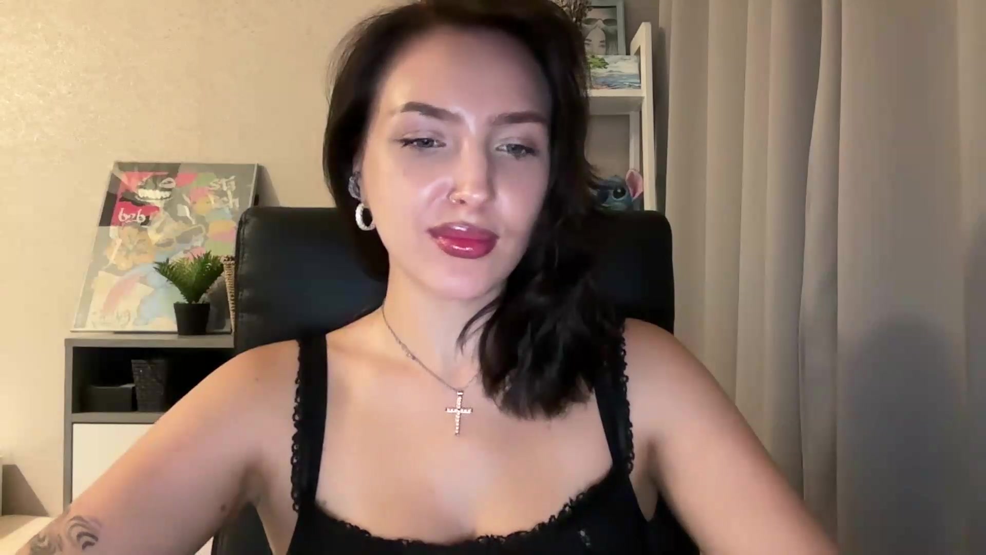 Gallery image thumbnail from Di_Pearl's myfreecams stream on, 09/08/2026, 22:17 image 11 of 20