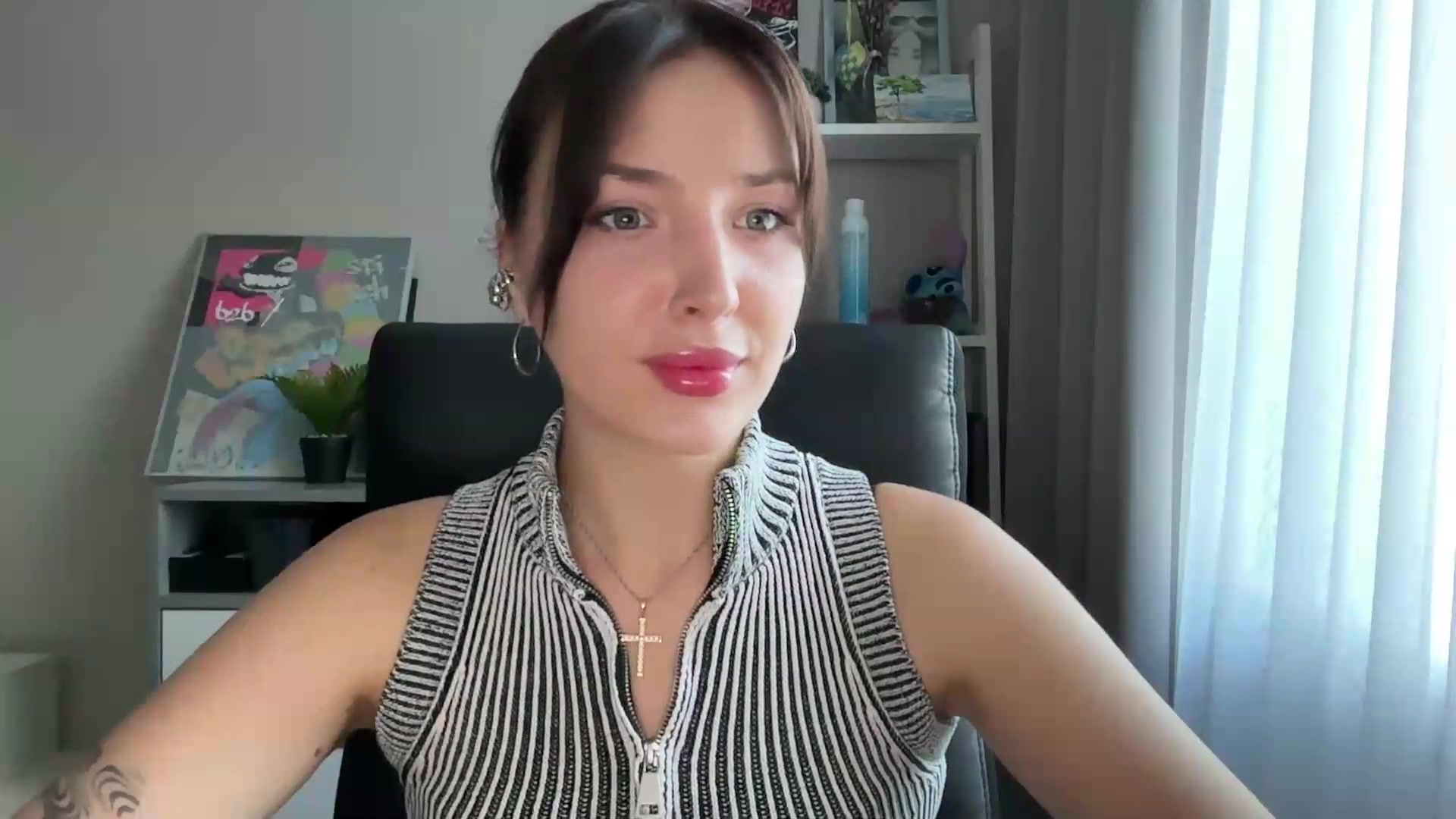 Gallery image thumbnail from Di_Pearl's myfreecams stream on, 09/09/2026, 15:14 image 17 of 20