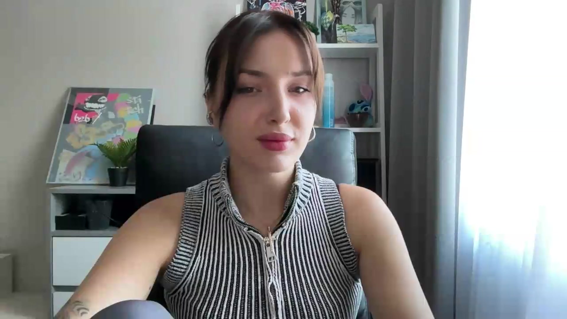Gallery image thumbnail from Di_Pearl's myfreecams stream on, 09/09/2026, 15:14 image 10 of 20