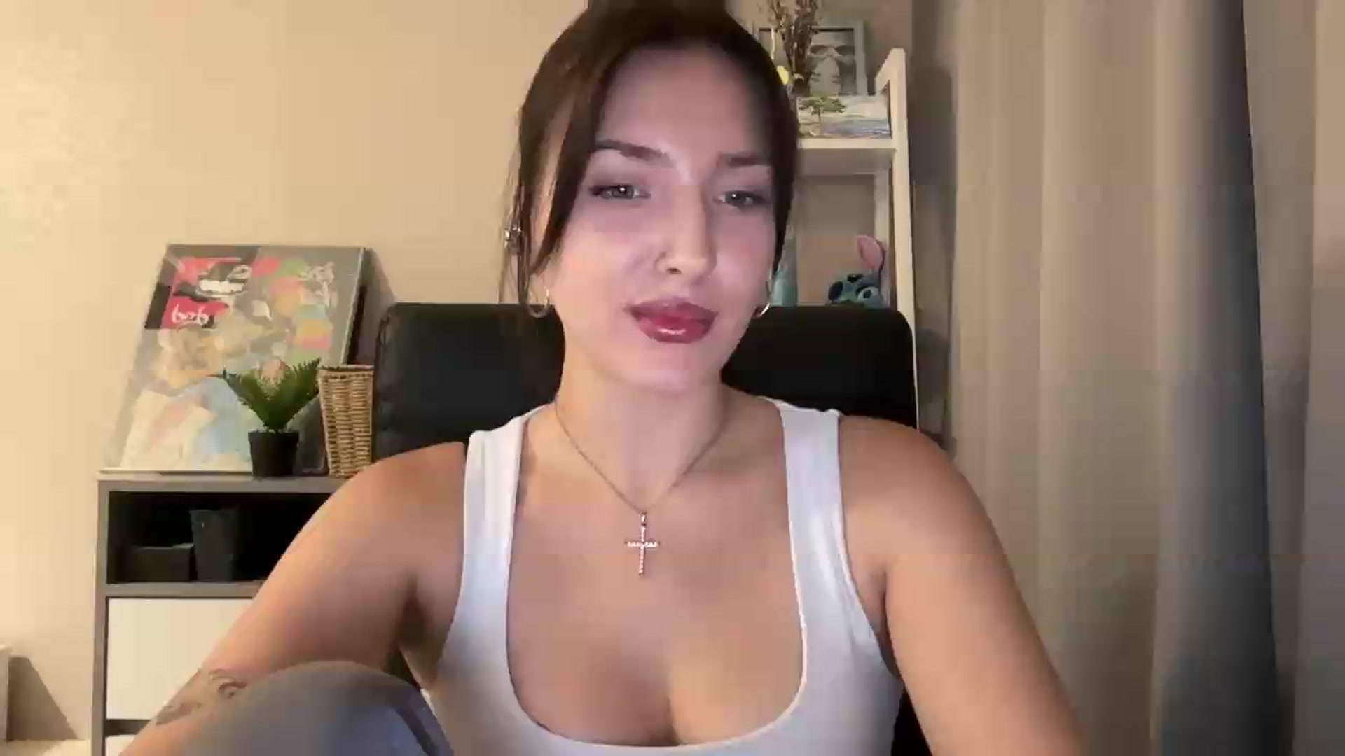 Gallery image thumbnail from Di_Pearl's myfreecams stream on, 09/09/2026, 20:57 image 3 of 20