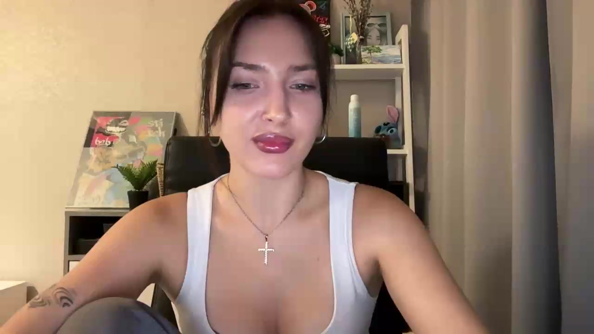 Gallery image thumbnail from Di_Pearl's myfreecams stream on, 09/09/2026, 20:57 image 12 of 20