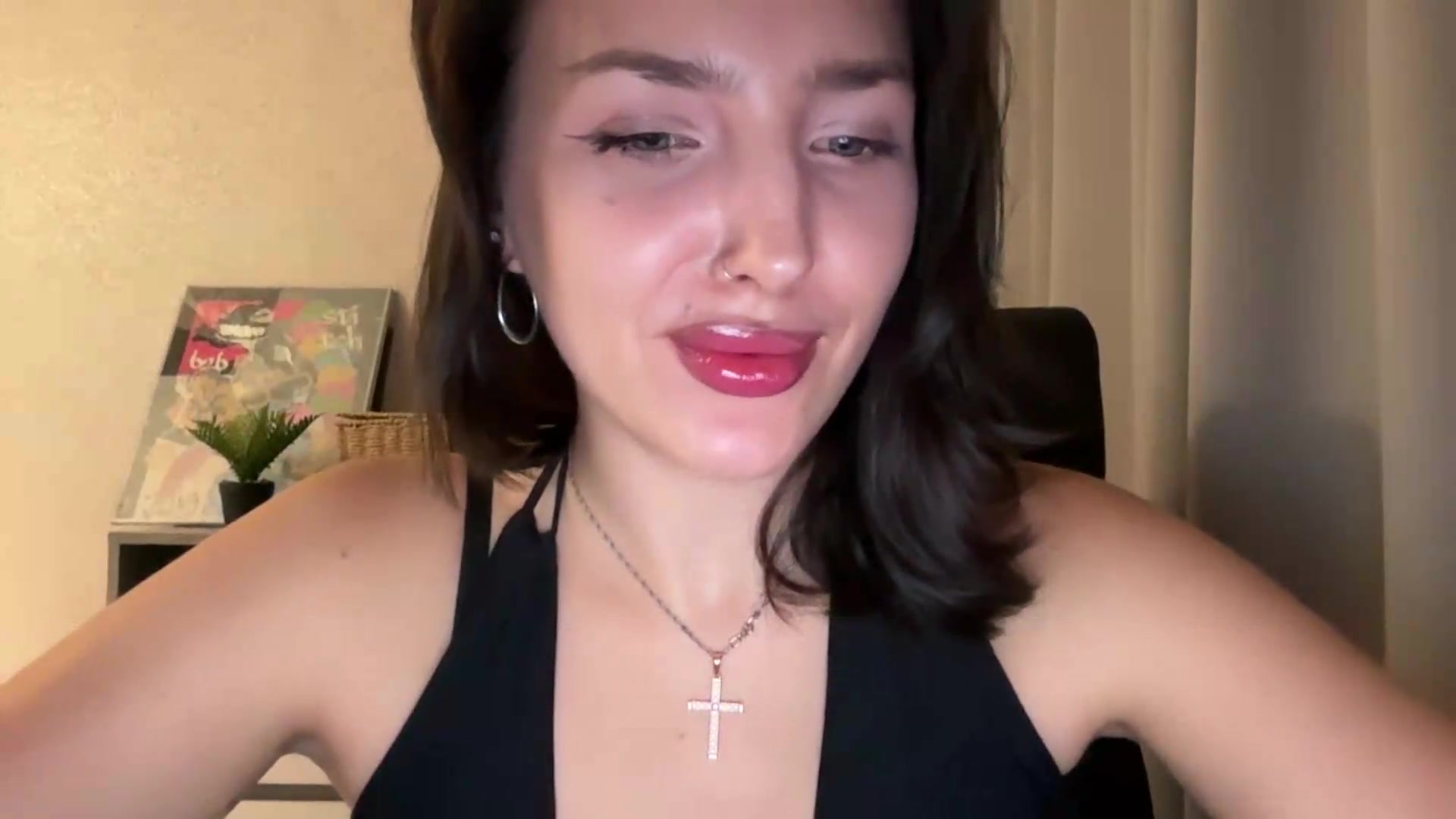 Gallery image thumbnail from Di_Pearl's myfreecams stream on, 09/10/2026, 19:33 image 15 of 20