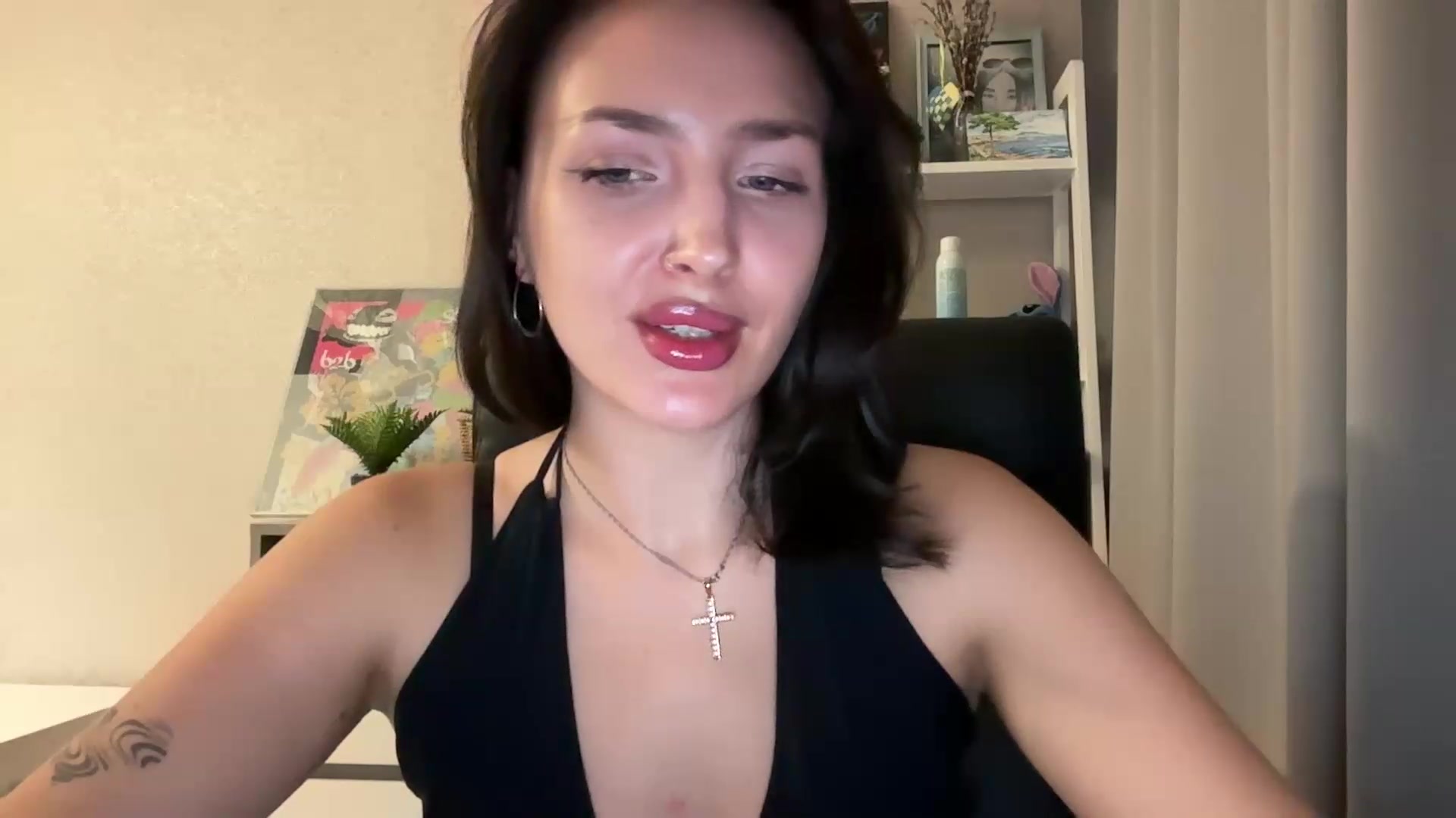 Gallery image thumbnail from Di_Pearl's myfreecams stream on, 09/10/2026, 20:47 image 20 of 20