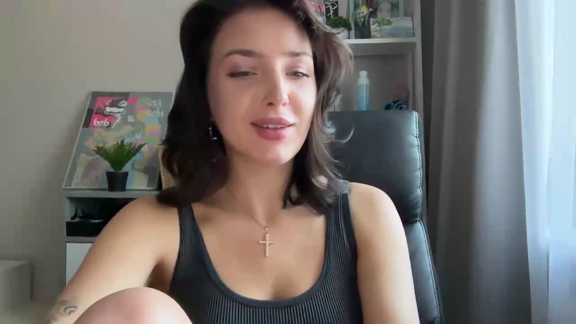 Gallery image thumbnail from Di_Pearl's myfreecams stream on, 09/11/2026, 12:45 image 6 of 20