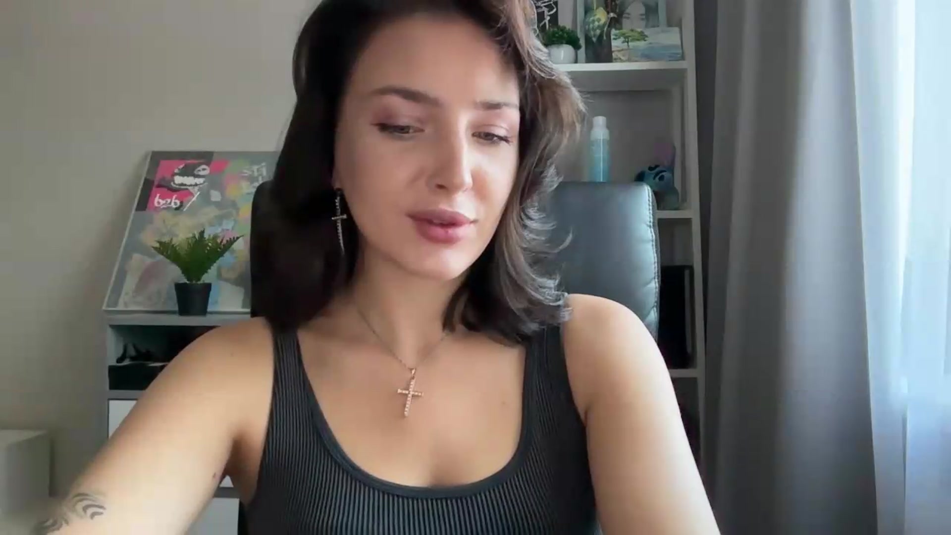 Gallery image thumbnail from Di_Pearl's myfreecams stream on, 09/11/2026, 12:45 image 9 of 20