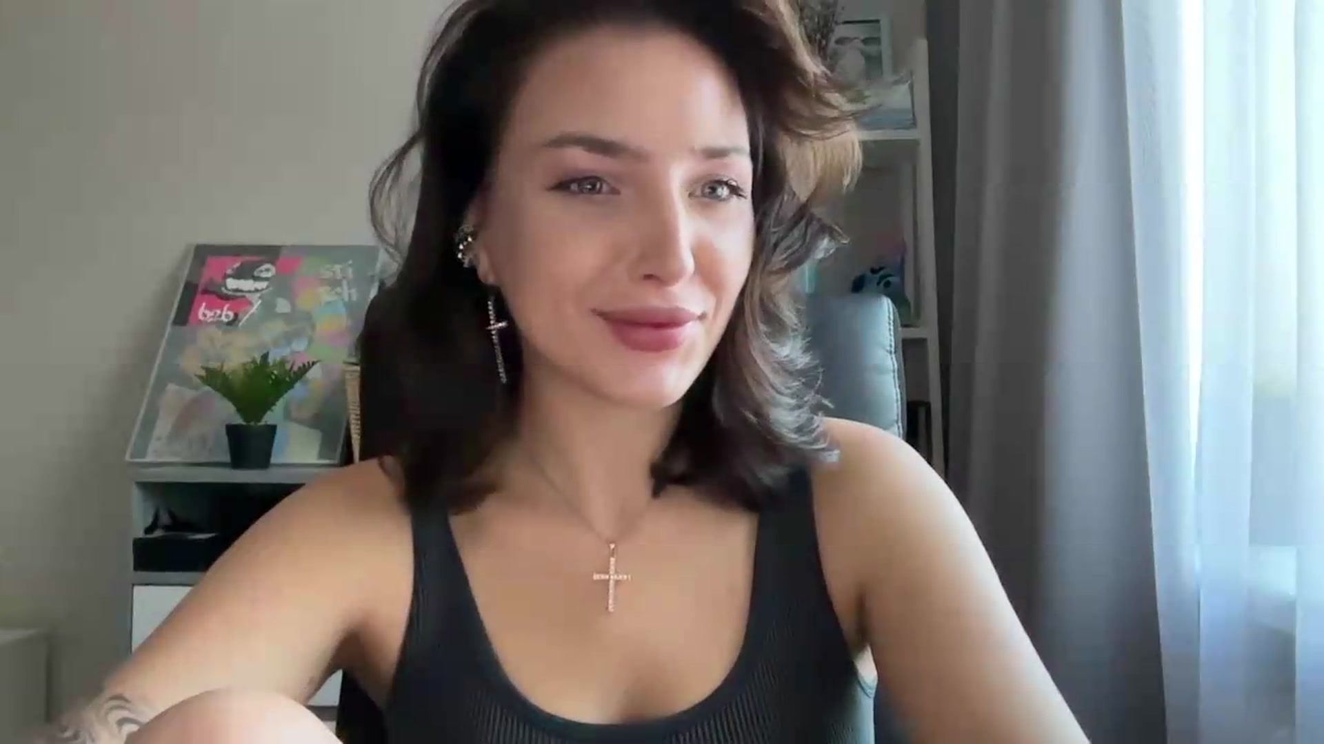 Gallery image thumbnail from Di_Pearl's myfreecams stream on, 09/11/2026, 12:45 image 16 of 20