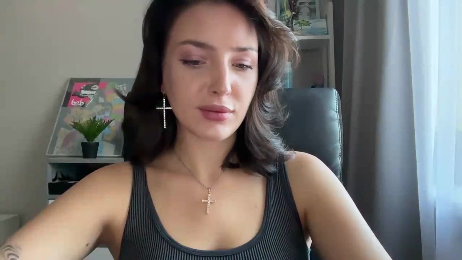 Gallery image thumbnail from Di_Pearl's myfreecams stream on, 09/11/2026, 12:45 image 10 of 20