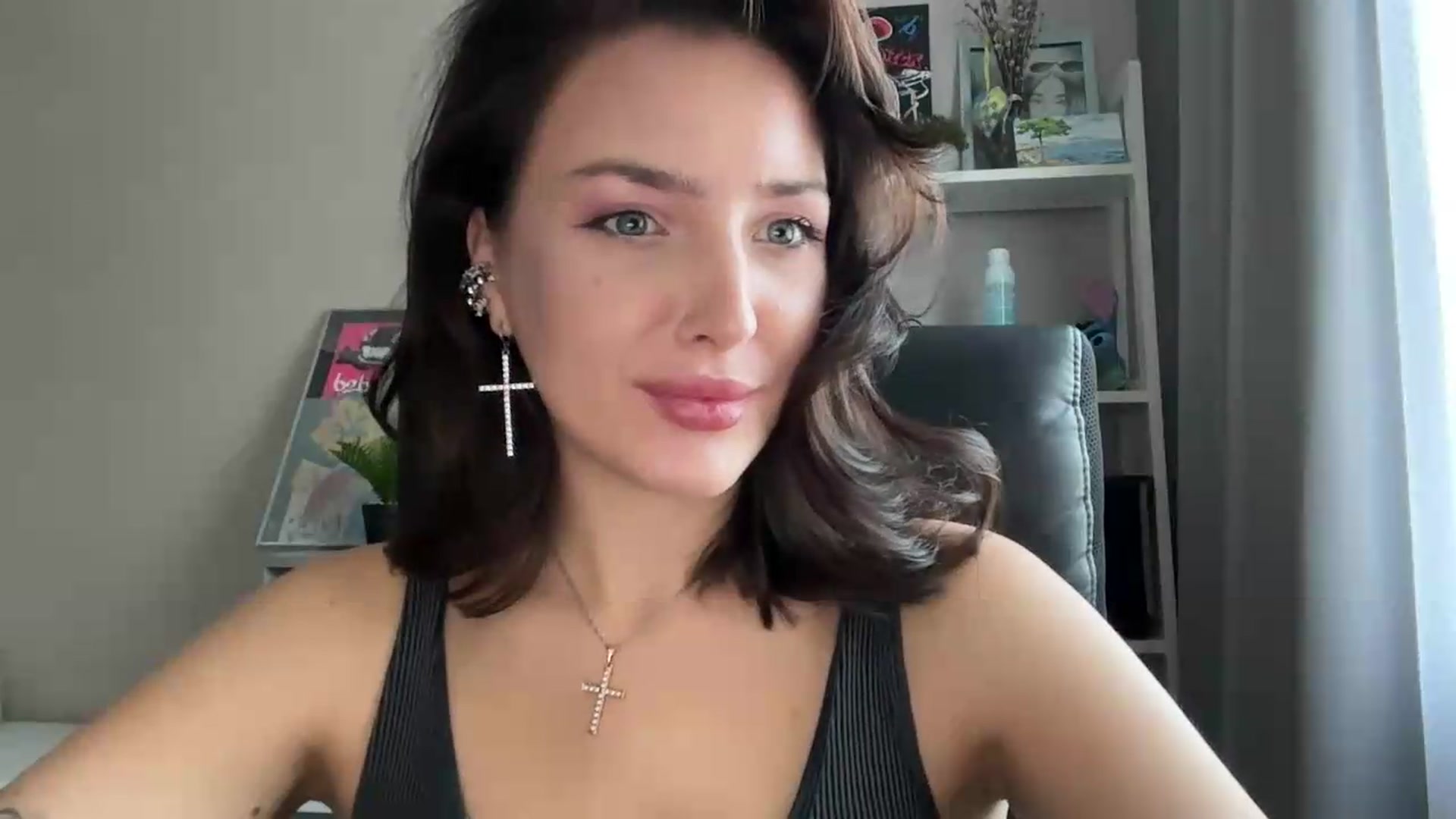 Gallery image thumbnail from Di_Pearl's myfreecams stream on, 09/11/2026, 14:45 image 5 of 20