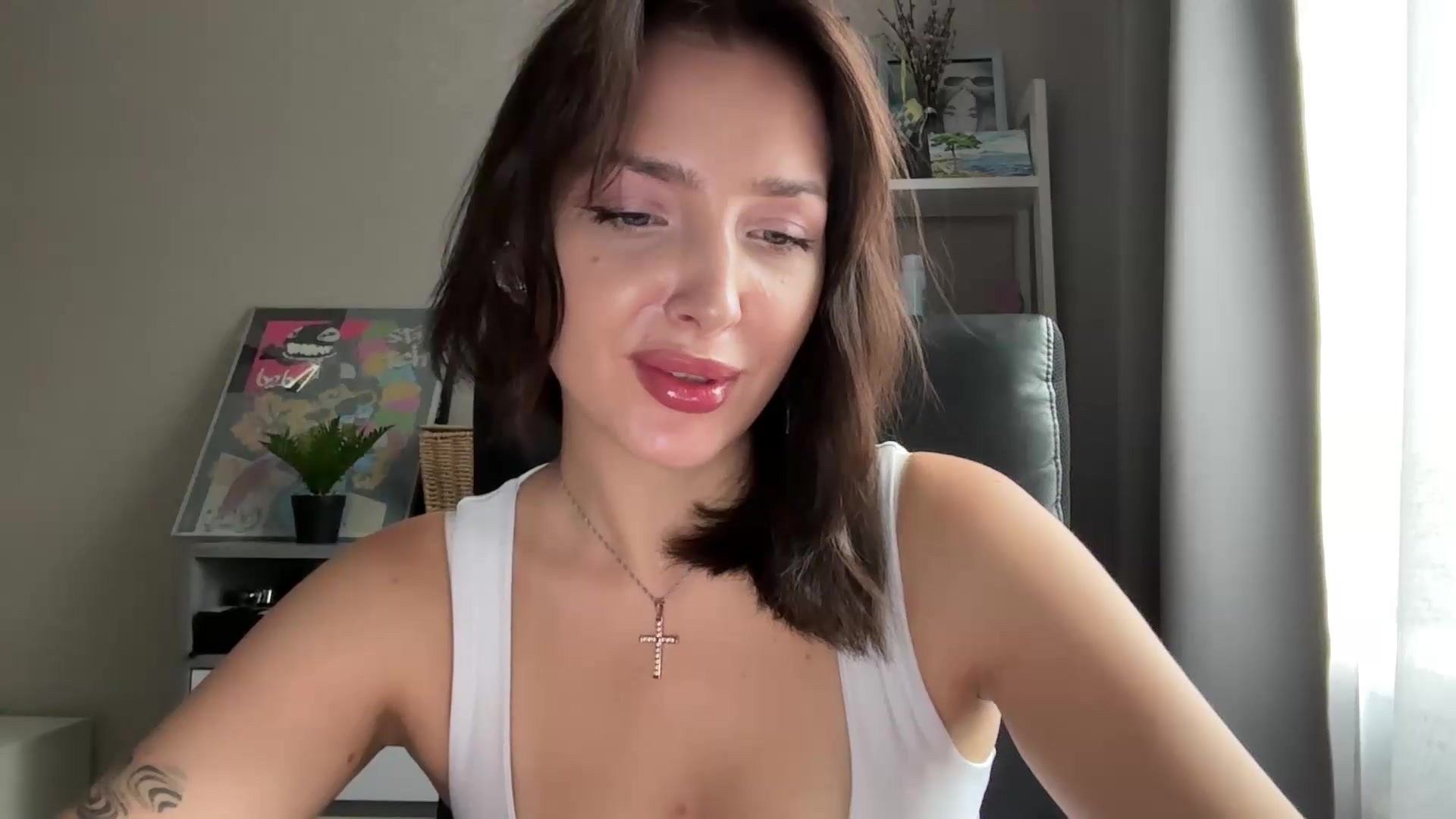 Gallery image thumbnail from Di_Pearl's myfreecams stream on, 09/12/2026, 15:13 image 14 of 20