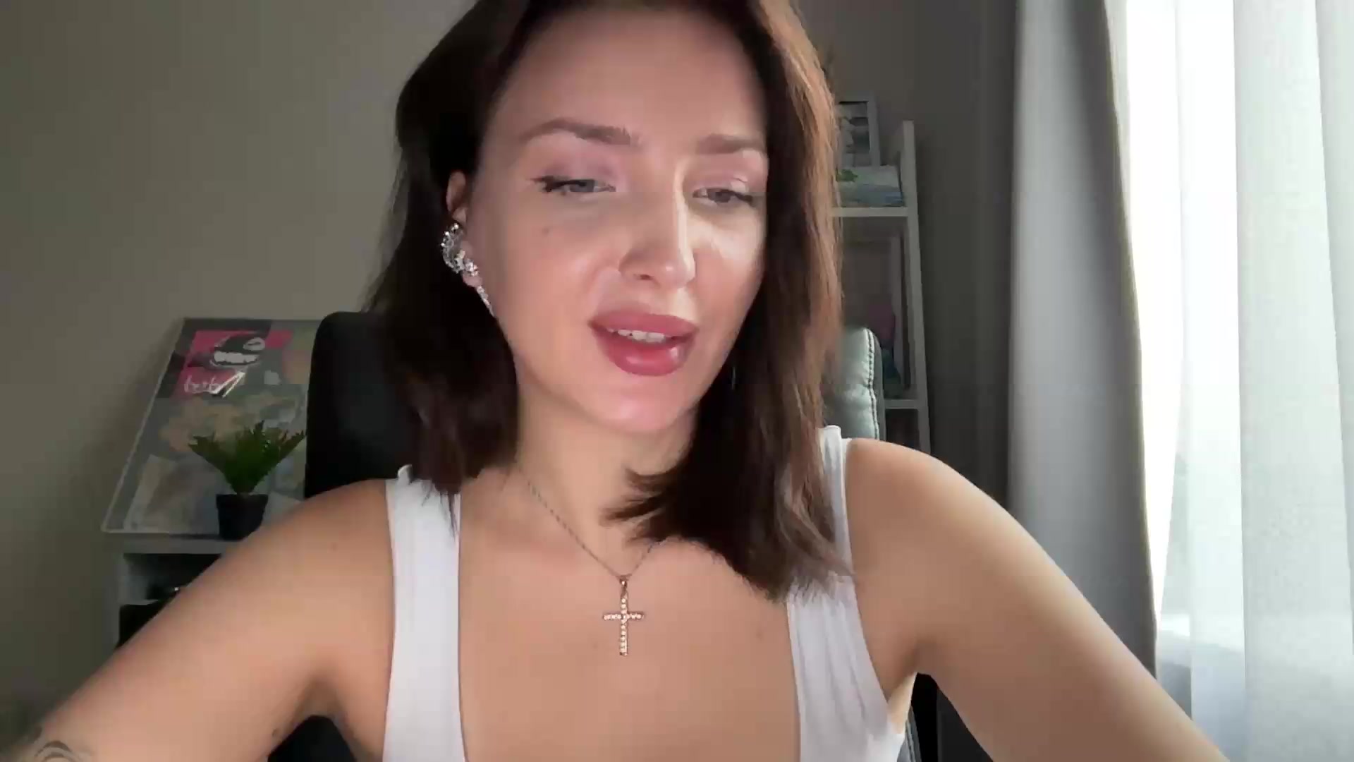 Gallery image thumbnail from Di_Pearl's myfreecams stream on, 09/12/2026, 15:13 image 5 of 20