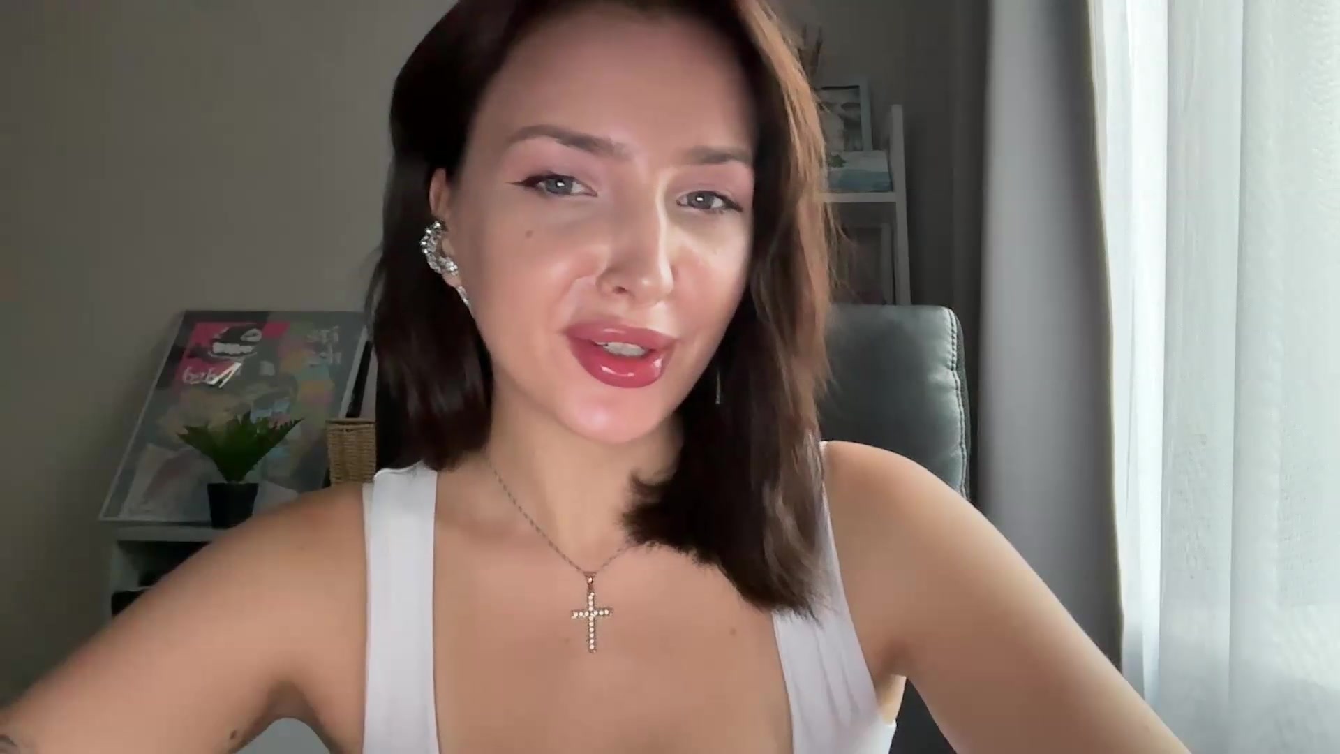 Gallery image thumbnail from Di_Pearl's myfreecams stream on, 09/12/2026, 15:13 image 18 of 20