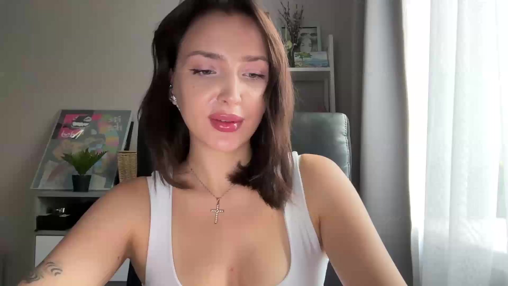 Gallery image thumbnail from Di_Pearl's myfreecams stream on, 09/12/2026, 15:13 image 17 of 20