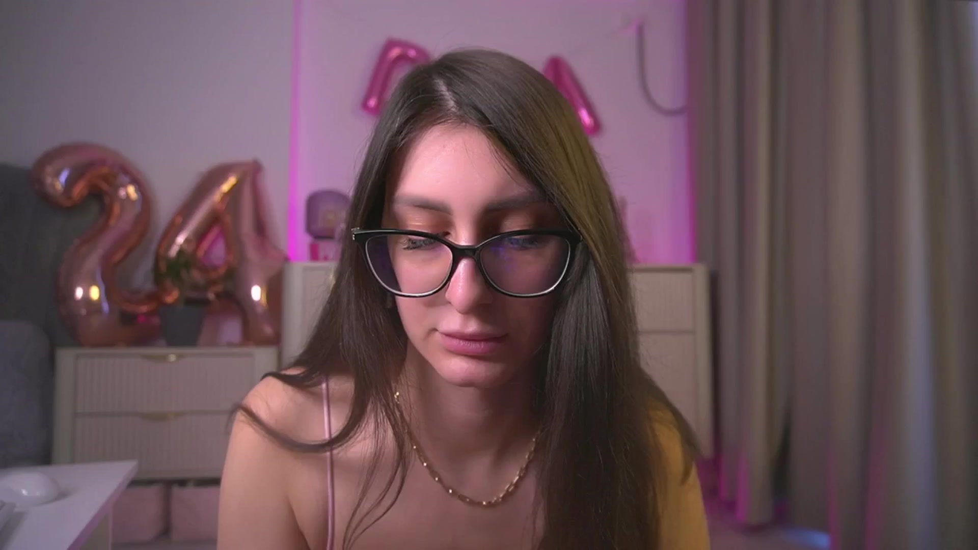 Gallery image thumbnail from Diaaa's myfreecams stream on, 01/20/2026, 11:37 image 17 of 20