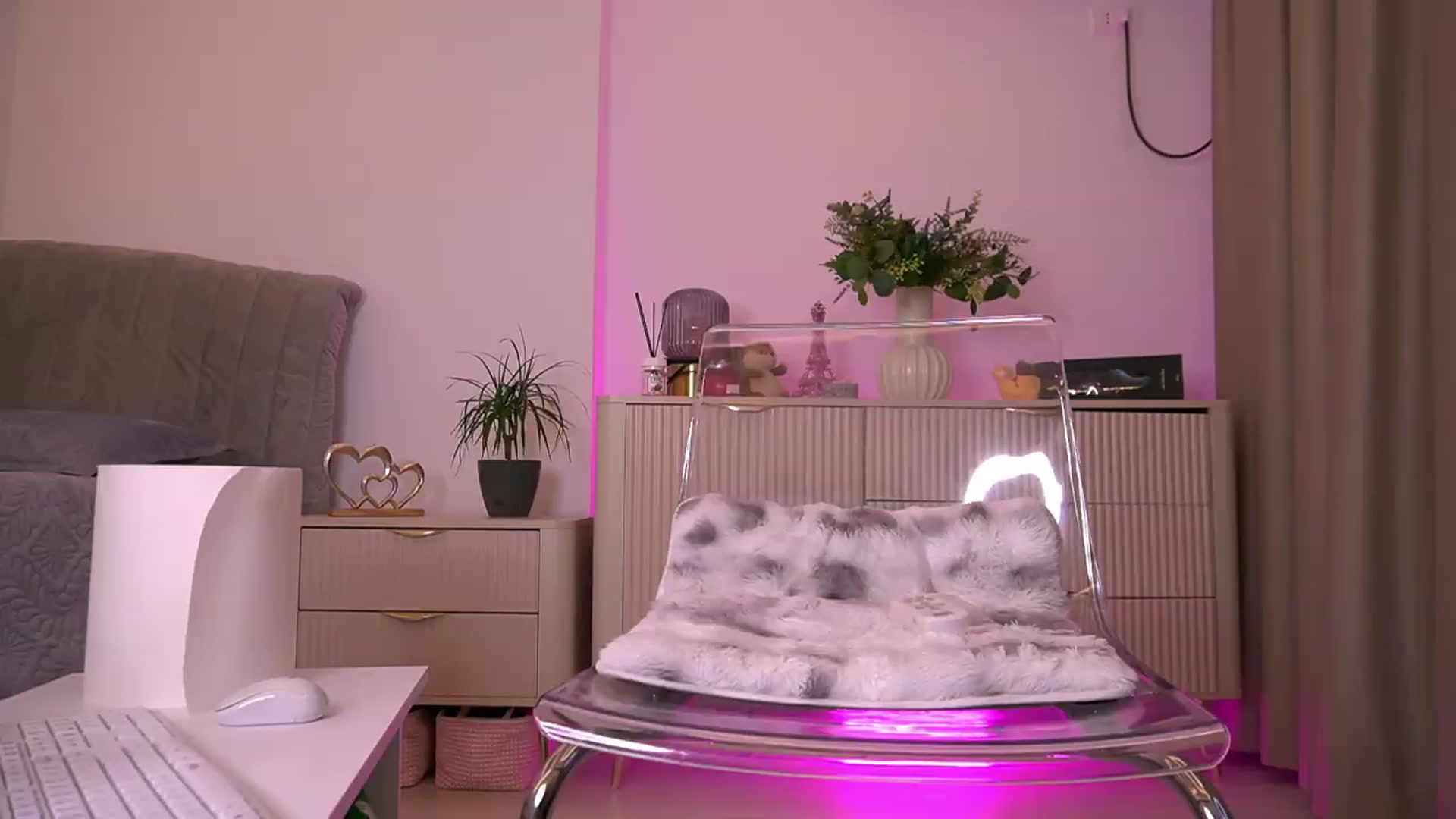 Gallery image thumbnail from Diaaa's myfreecams stream on, 05/25/2026, 20:51 image 5 of 20