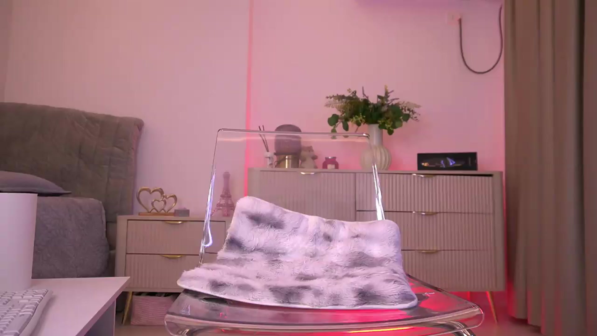 Gallery image thumbnail from Diaaa's myfreecams stream on, 06/27/2026, 22:01 image 7 of 20