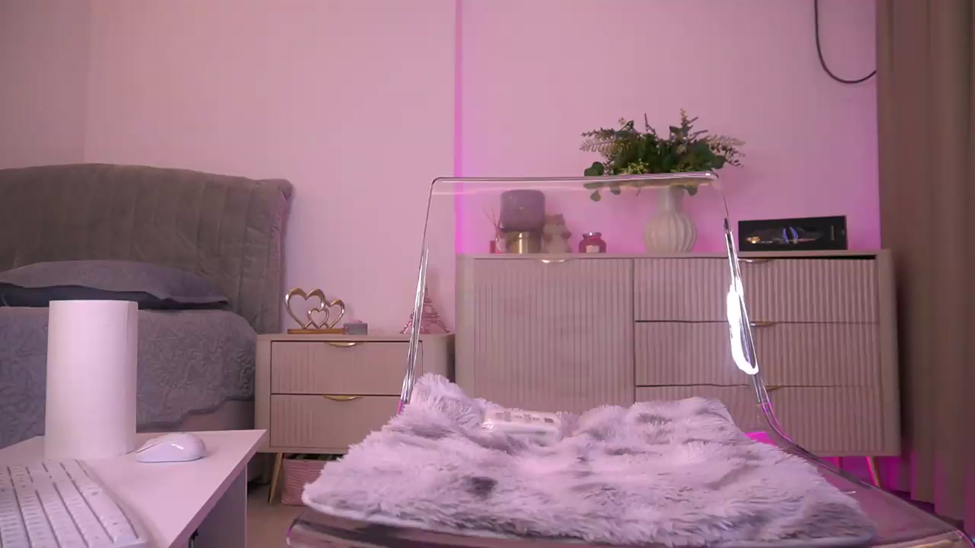 Gallery image thumbnail from Diaaa's myfreecams stream on, 07/06/2026, 10:27 image 1 of 20