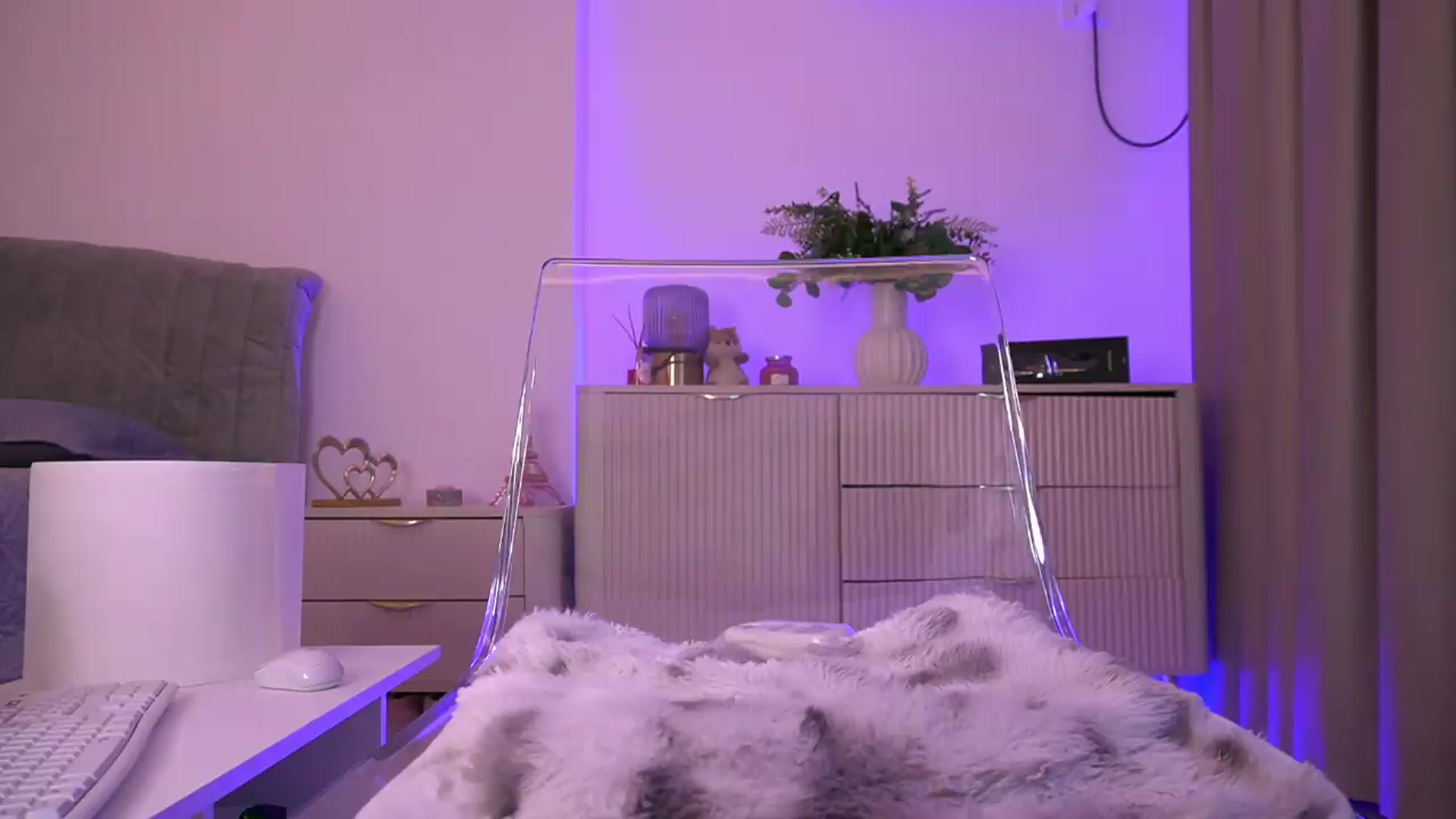 Gallery image thumbnail from Diaaa's myfreecams stream on, 07/11/2026, 21:15 image 19 of 20