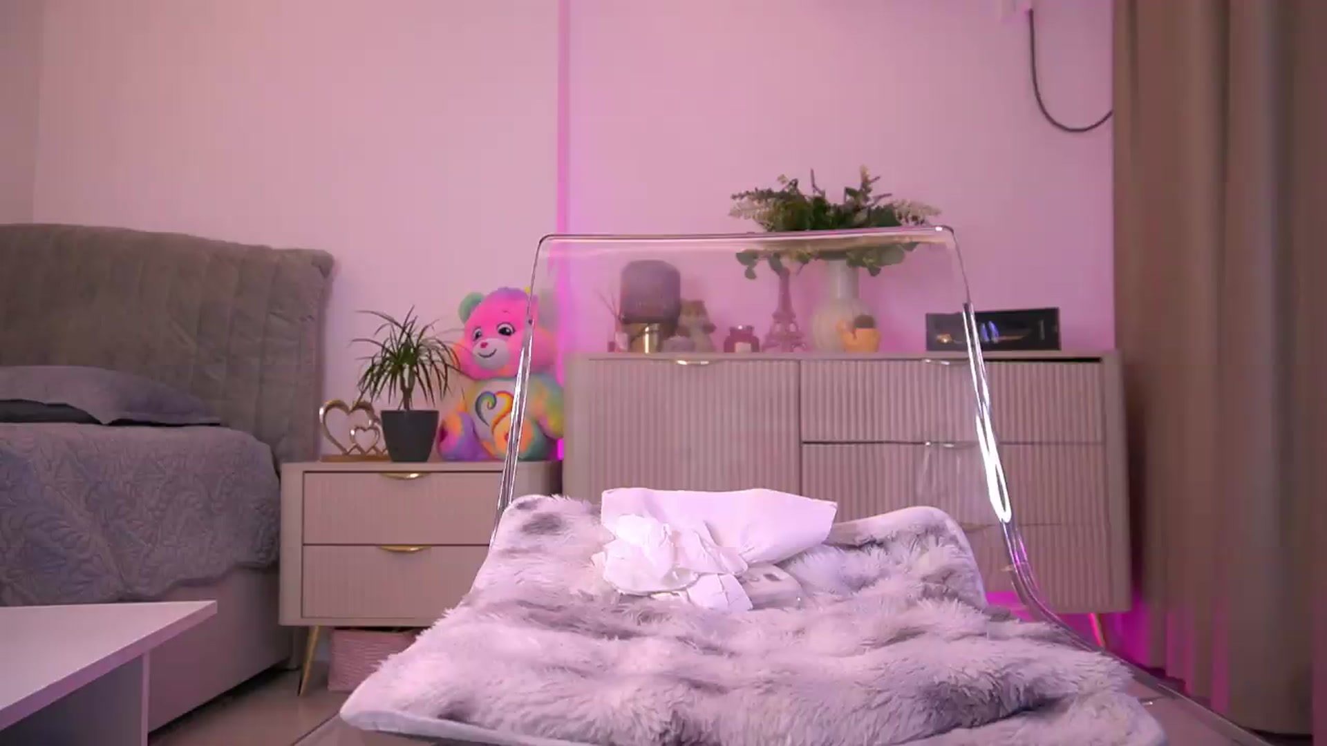 Gallery image thumbnail from Diaaa's myfreecams stream on, 07/20/2026, 20:56 image 11 of 20
