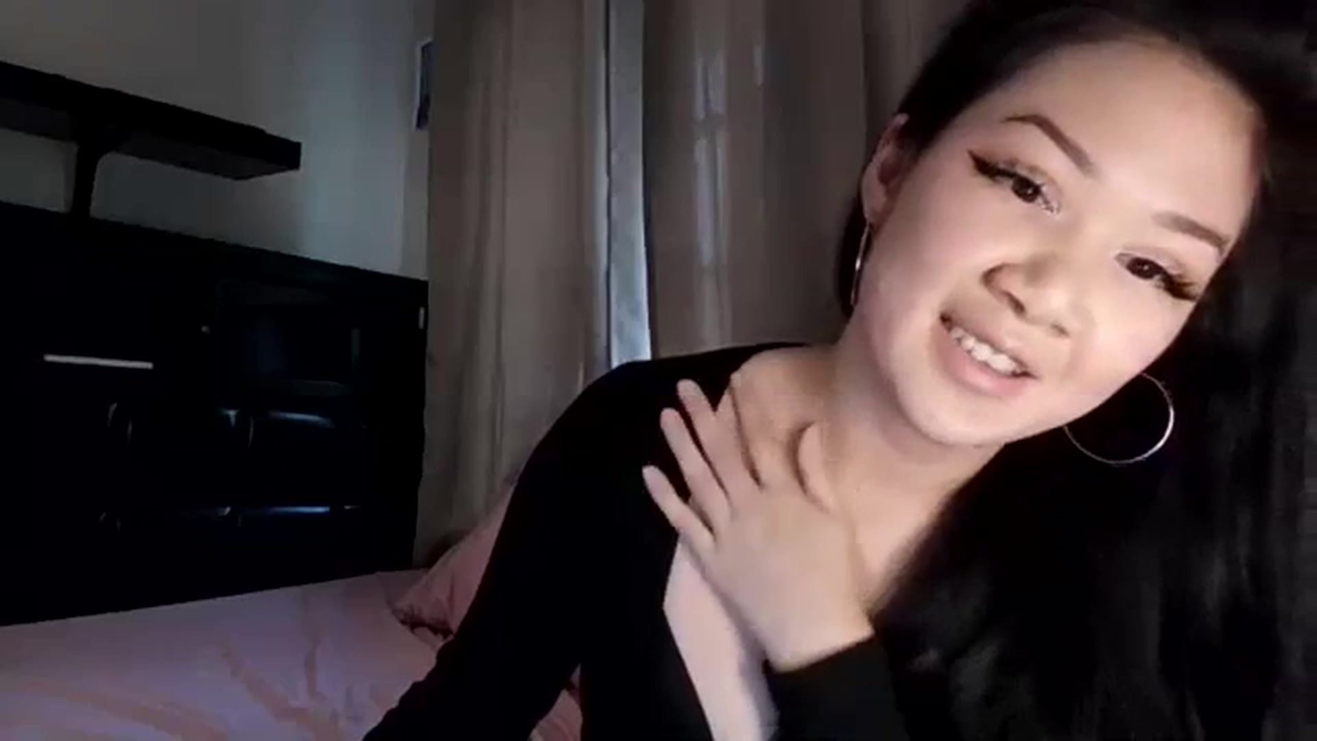 Gallery image thumbnail from Dialin_'s myfreecams stream on, 06/07/2025, 01:50 image 17 of 20