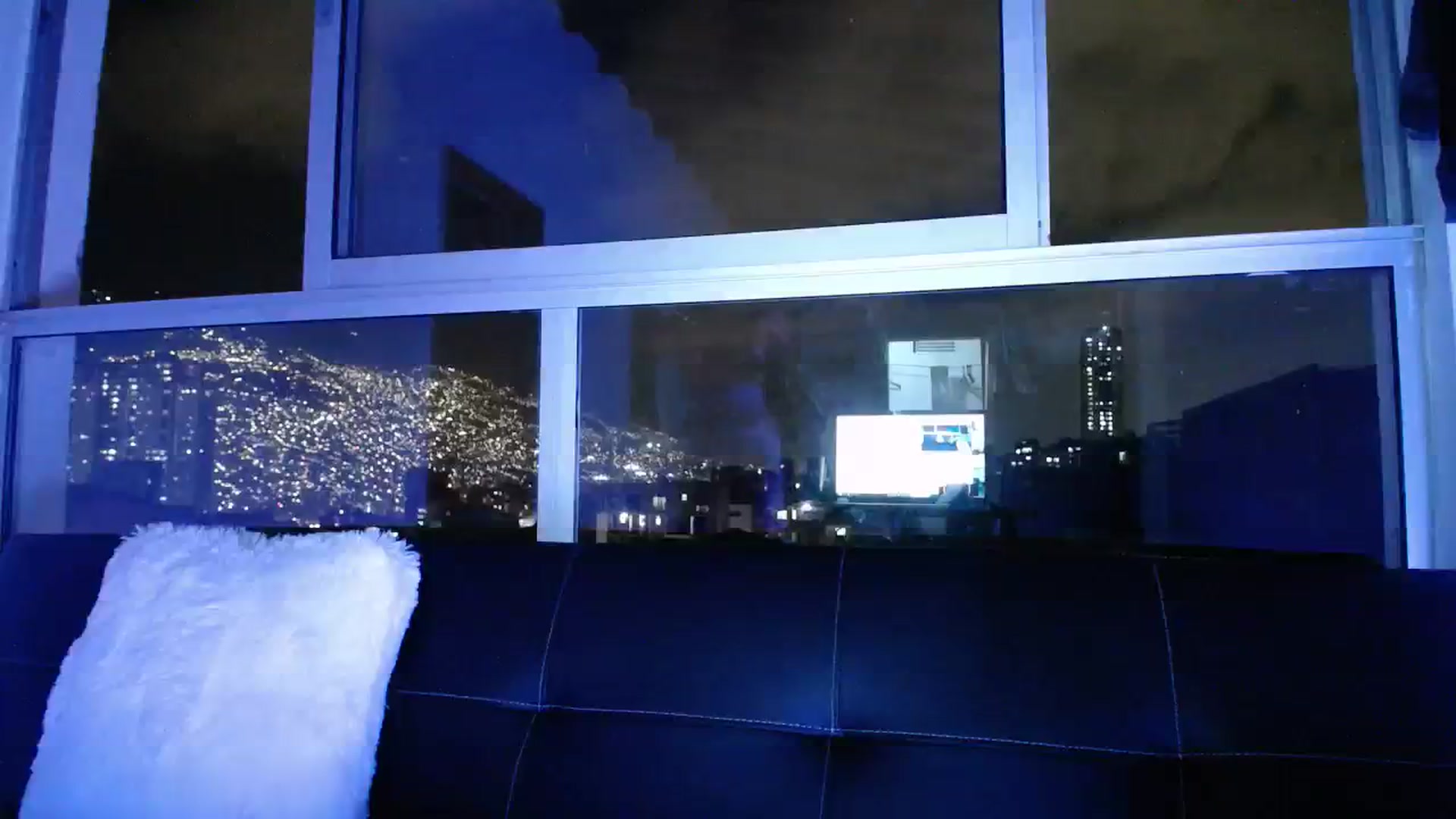 Gallery image thumbnail from Diamond777's myfreecams stream on, 10/18/2023, 24:17 image 16 of 20