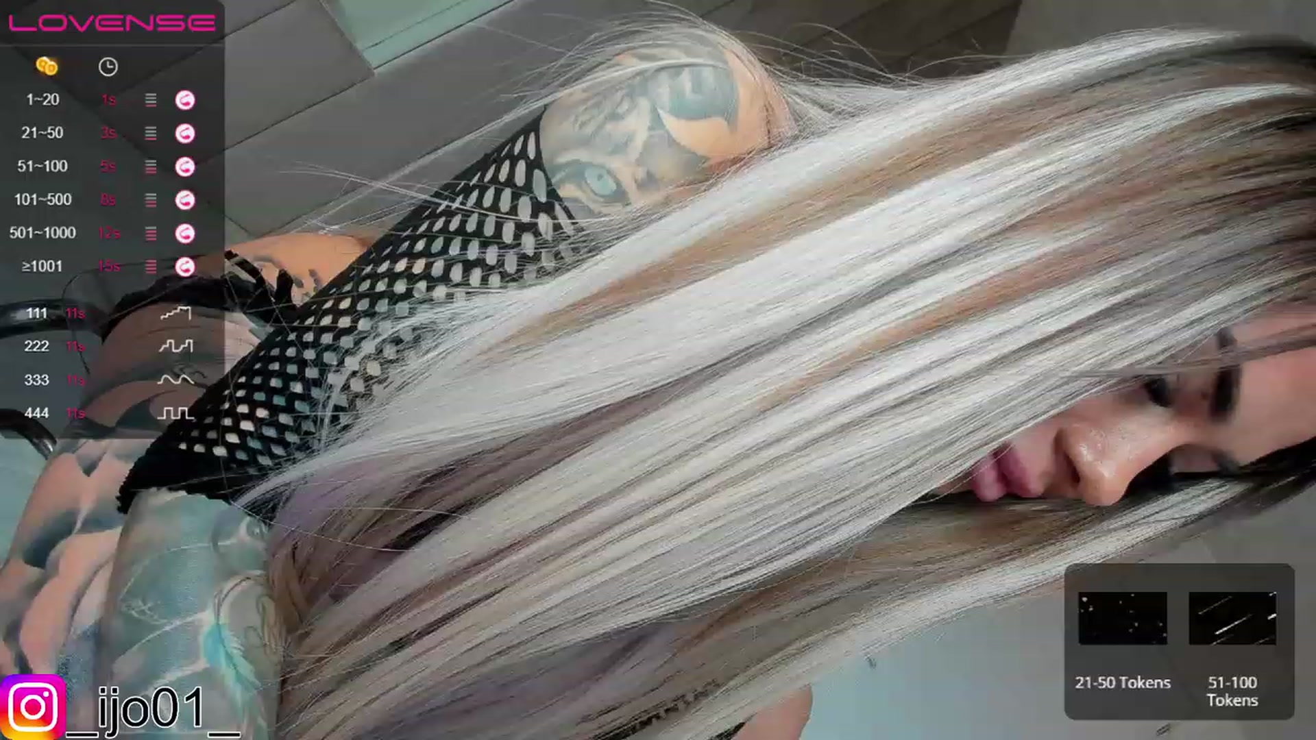 Gallery image thumbnail from DiamondJo_'s myfreecams stream on, 12/22/2022, 13:06 image 10 of 20