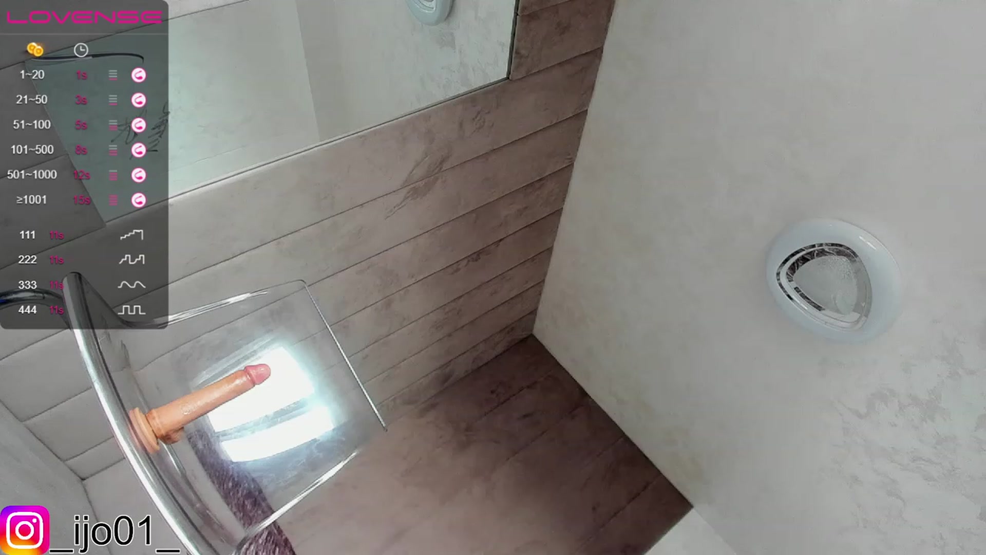 Gallery image thumbnail from DiamondJo_'s myfreecams stream on, 12/28/2022, 11:24 image 2 of 20