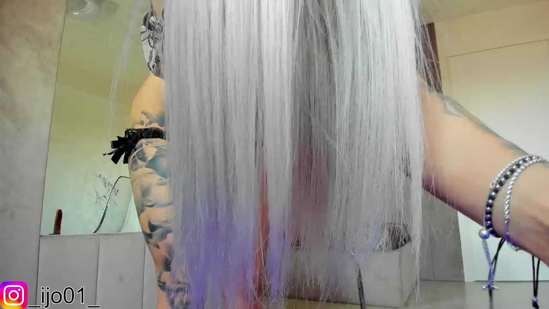 Gallery image thumbnail from DiamondJo_'s myfreecams stream on, 12/30/2022, 13:26 image 9 of 20