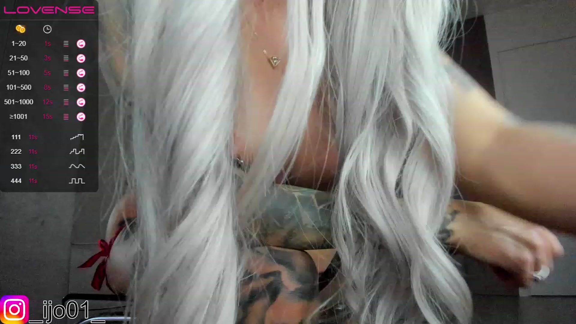 Gallery image thumbnail from DiamondJo_'s myfreecams stream on, 01/01/2023, 16:12 image 13 of 20