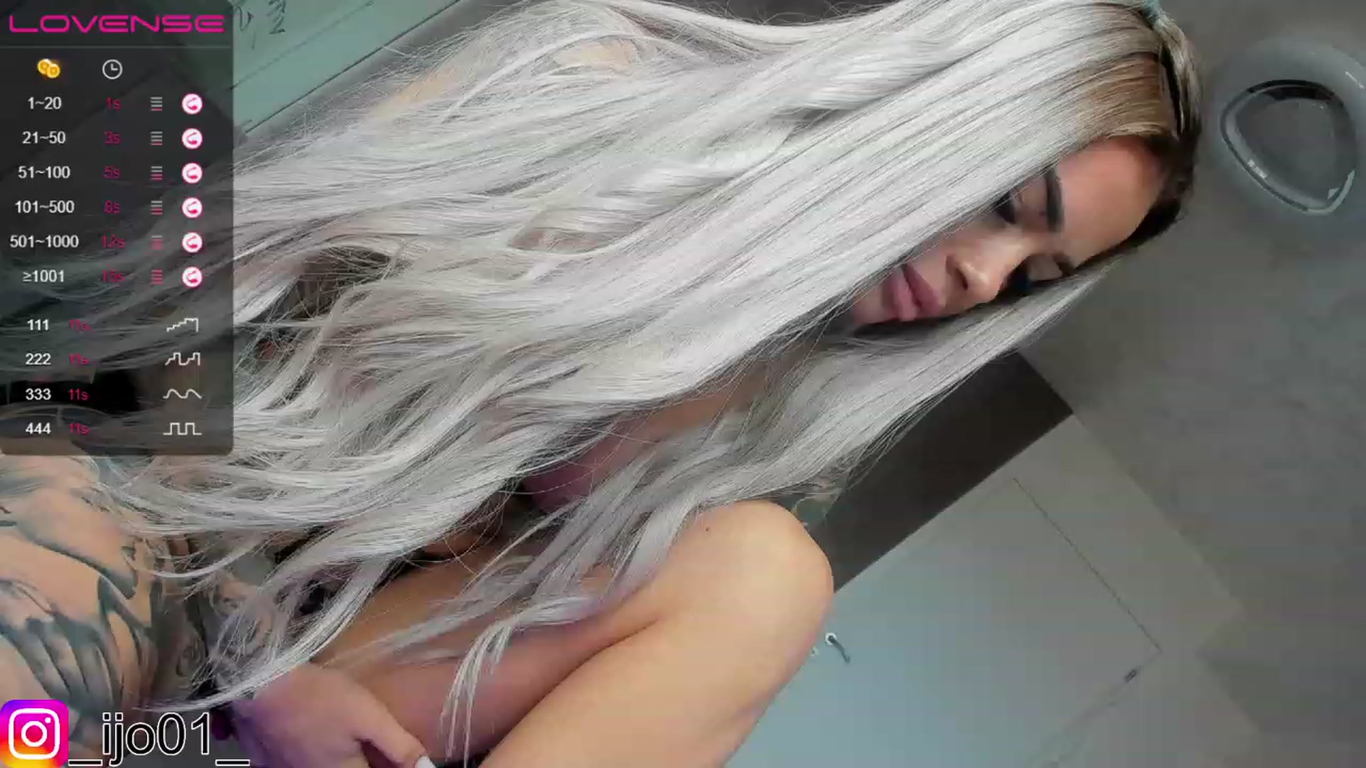 Gallery image thumbnail from DiamondJo_'s myfreecams stream on, 01/04/2023, 09:43 image 6 of 20