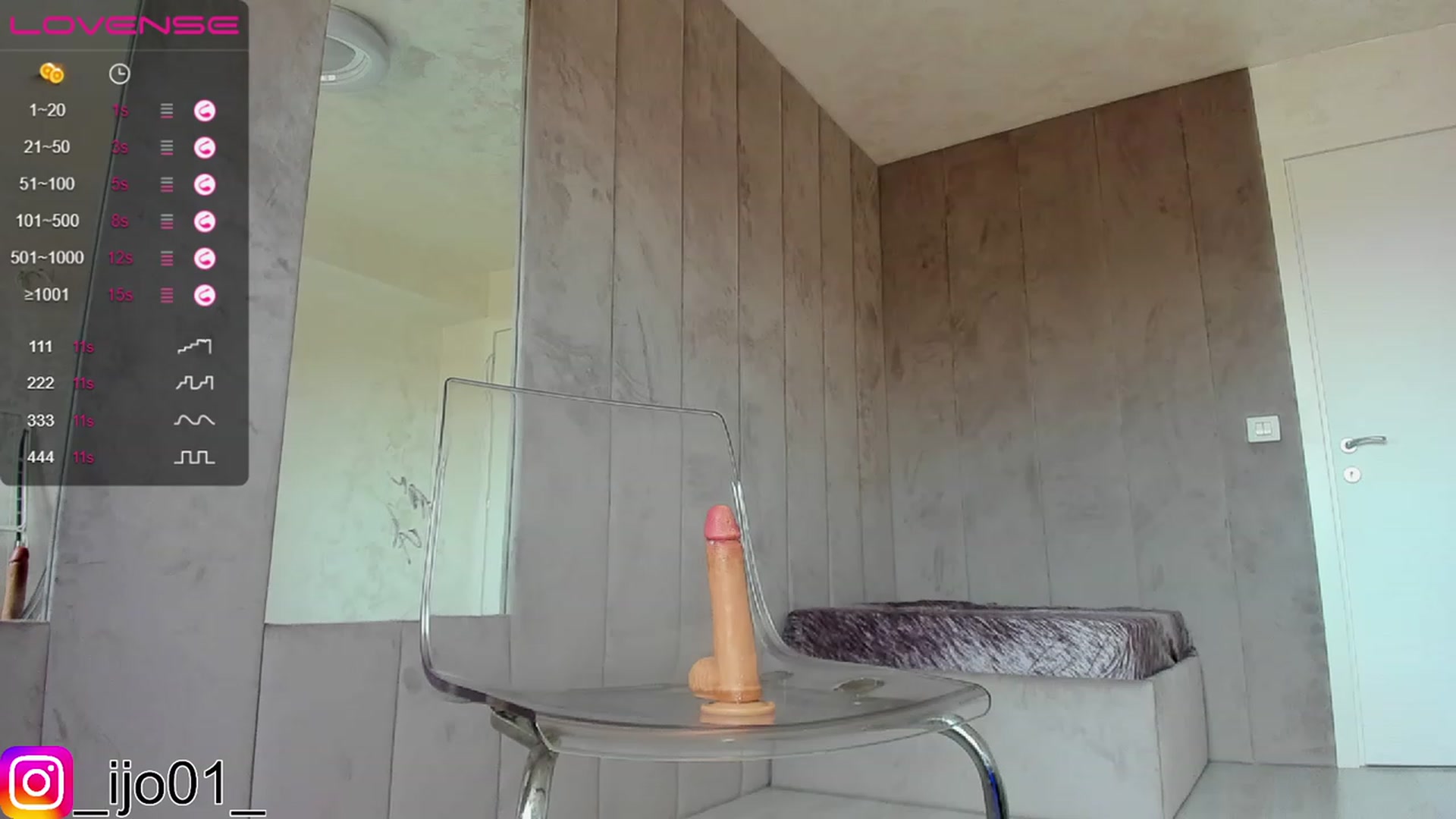 Gallery image thumbnail from DiamondJo_'s myfreecams stream on, 01/07/2023, 11:05 image 1 of 20