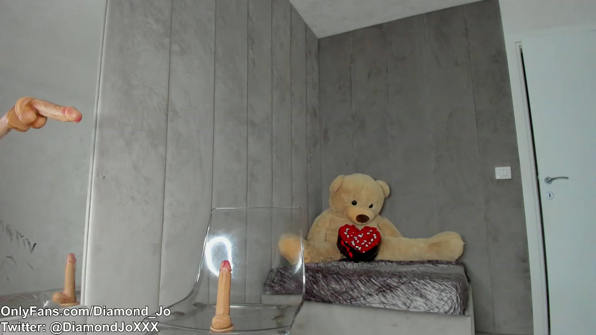 Gallery image thumbnail from DiamondJo_'s myfreecams stream on, 02/13/2023, 16:37 image 11 of 20