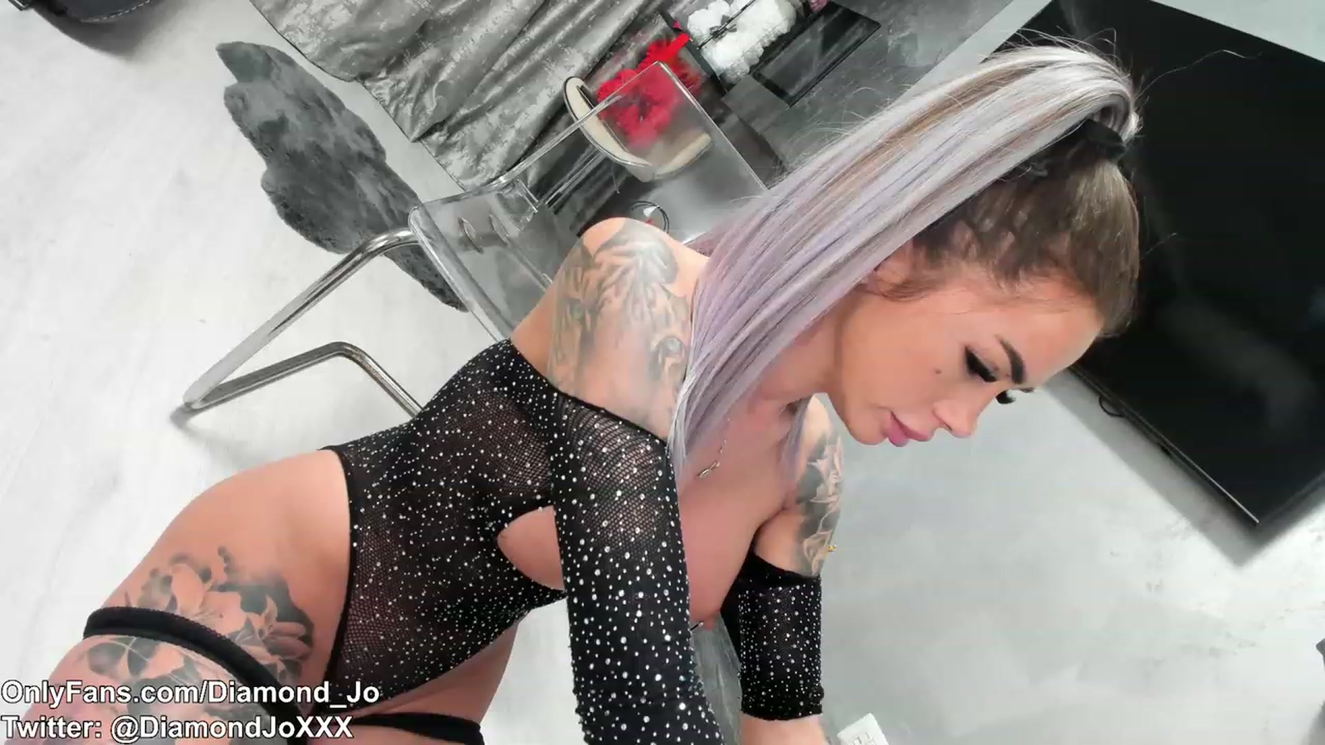 Gallery image thumbnail from DiamondJo_'s myfreecams stream on, 02/23/2023, 23:26 image 10 of 20