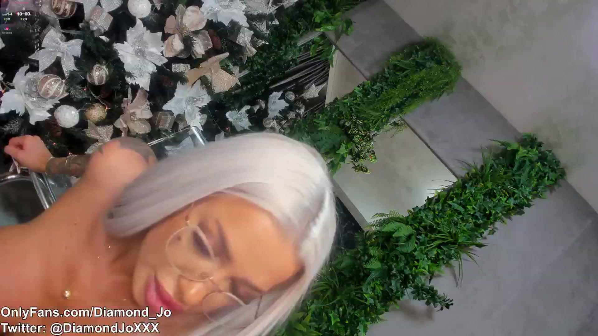 Gallery image thumbnail from DiamondJo_'s myfreecams stream on, 12/27/2024, 05:31 image 8 of 20