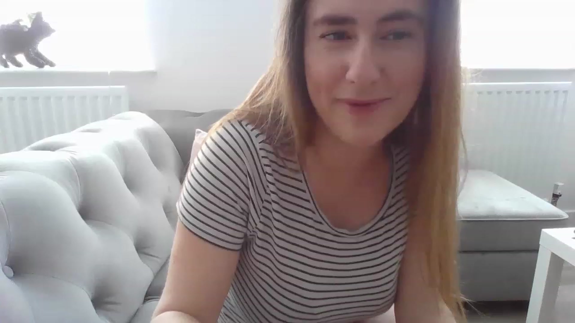 Gallery image thumbnail from DiamondLouise's myfreecams stream on, 04/07/2023, 08:31 image 2 of 20