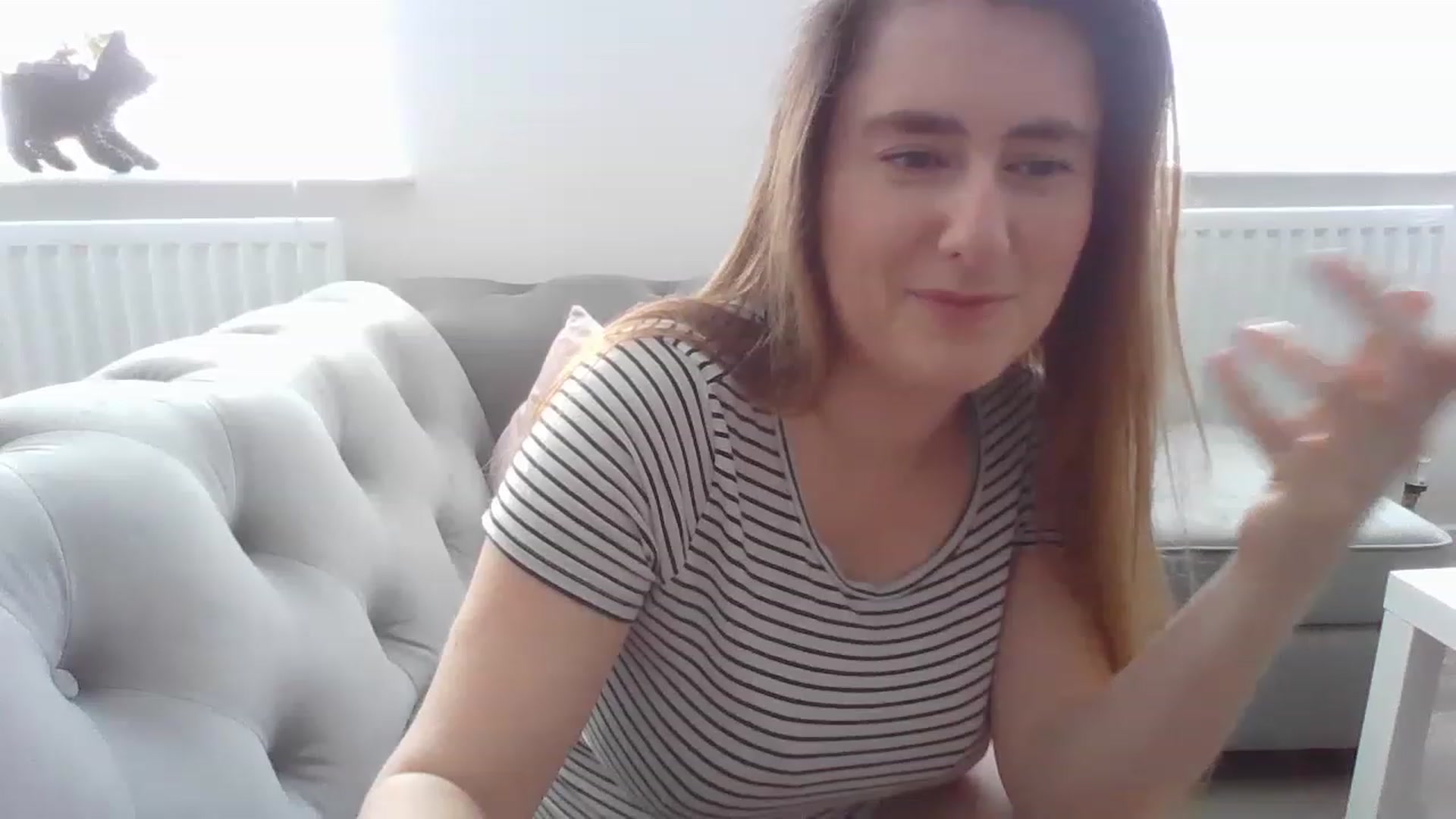 Gallery image thumbnail from DiamondLouise's myfreecams stream on, 04/07/2023, 08:31 image 6 of 20