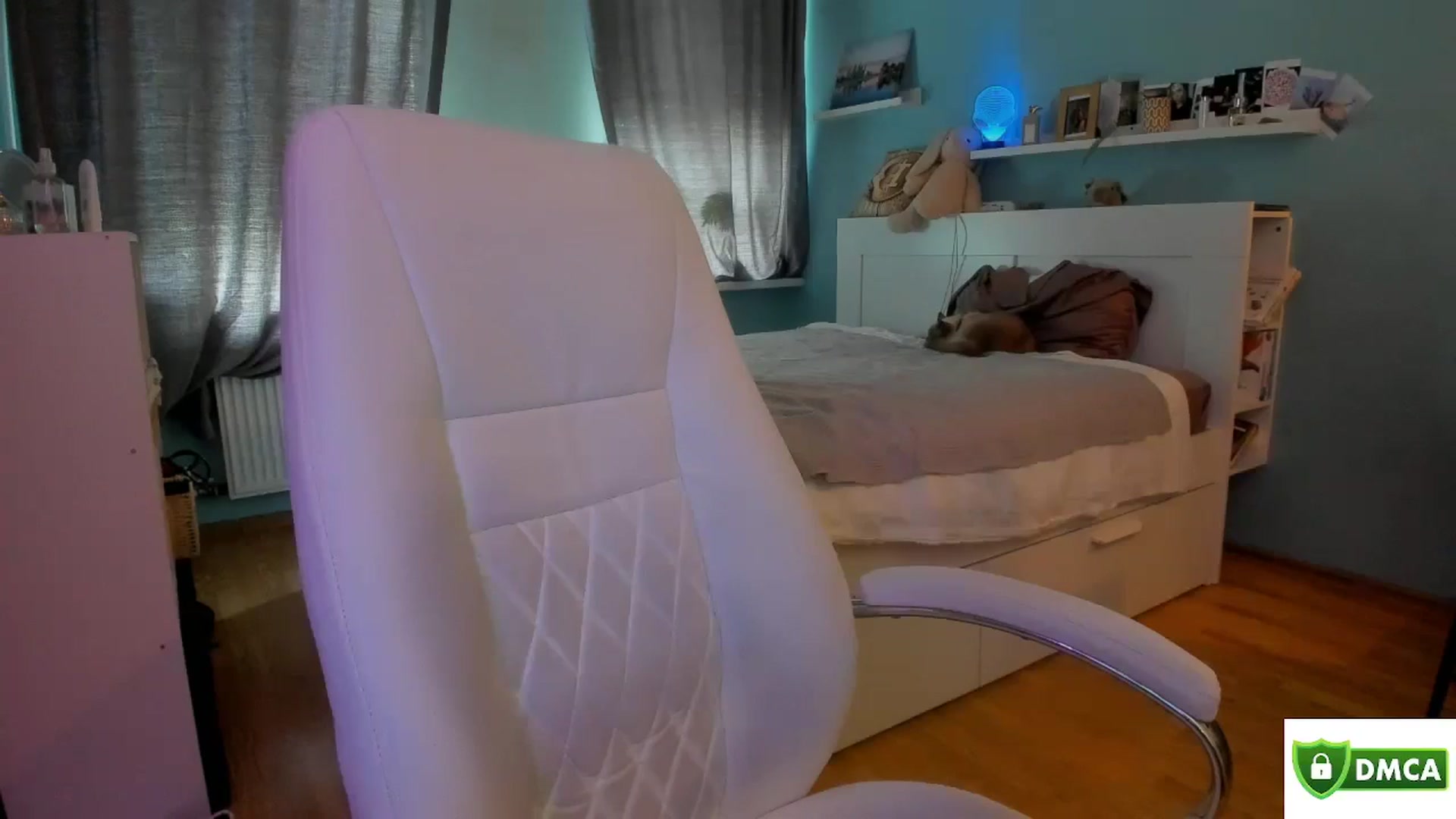 Gallery image thumbnail from DiamondNicky's myfreecams stream on, 06/17/2024, 12:52 image 9 of 20