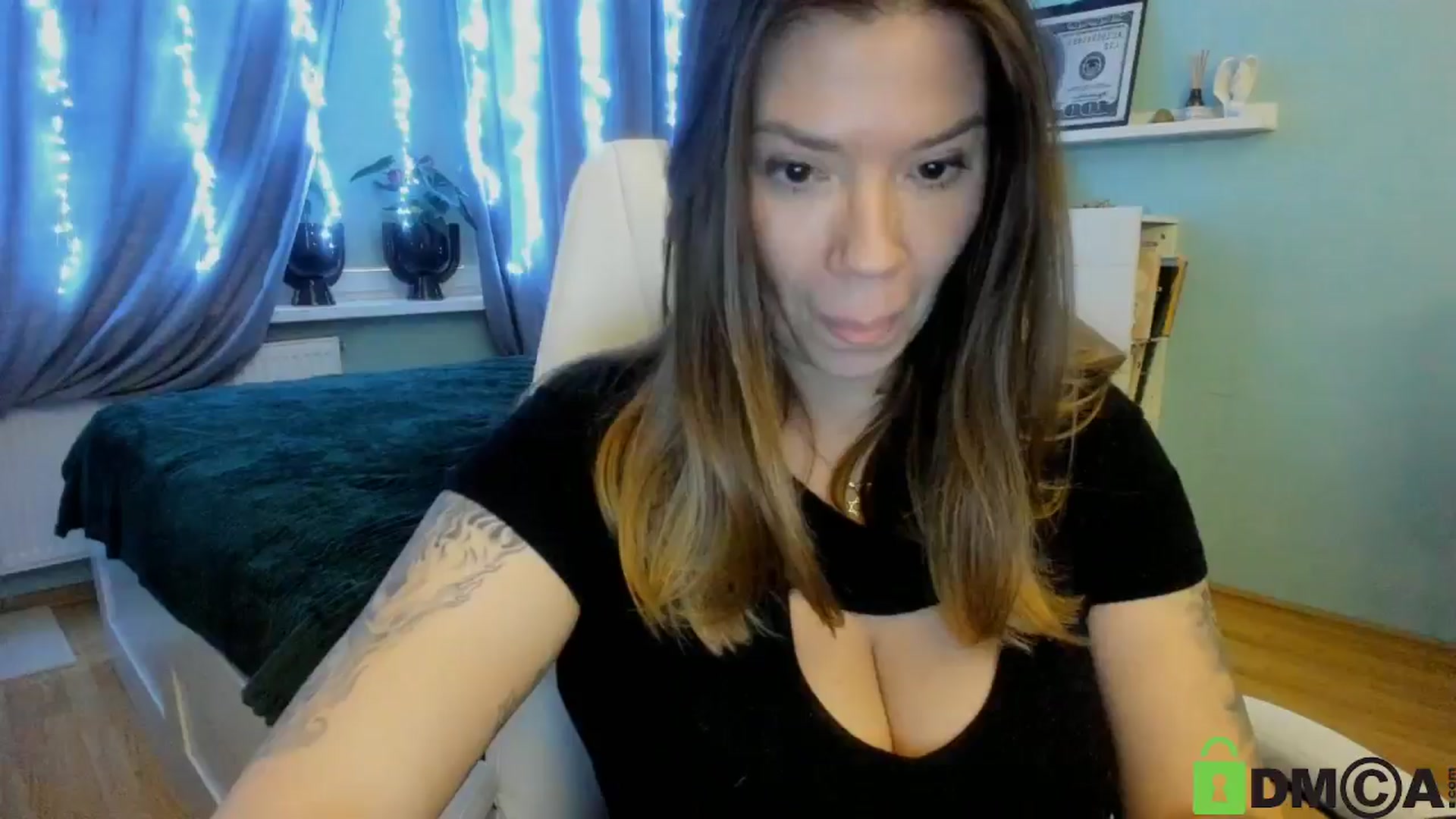 Gallery image thumbnail from DiamondNicky's myfreecams stream on, 12/25/2024, 12:53 image 9 of 20