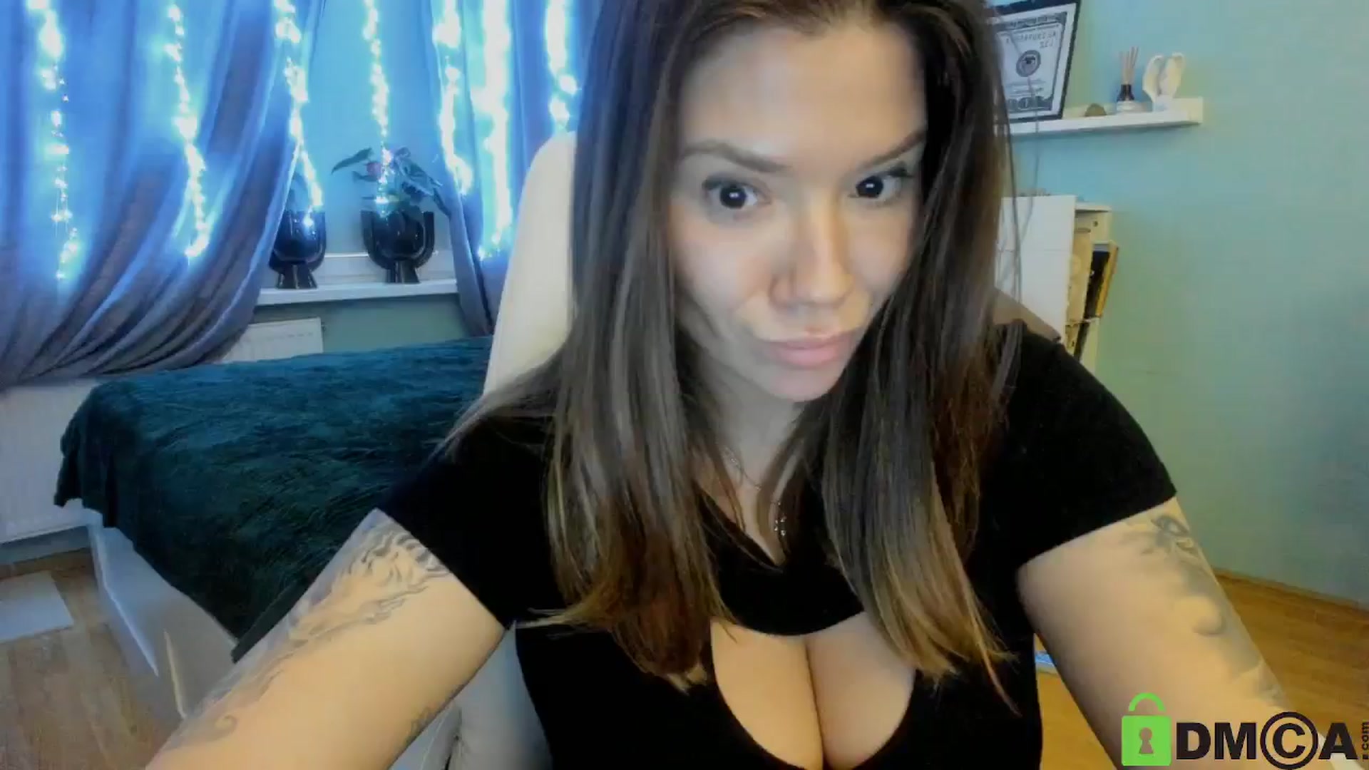 Gallery image thumbnail from DiamondNicky's myfreecams stream on, 12/25/2024, 12:53 image 7 of 20