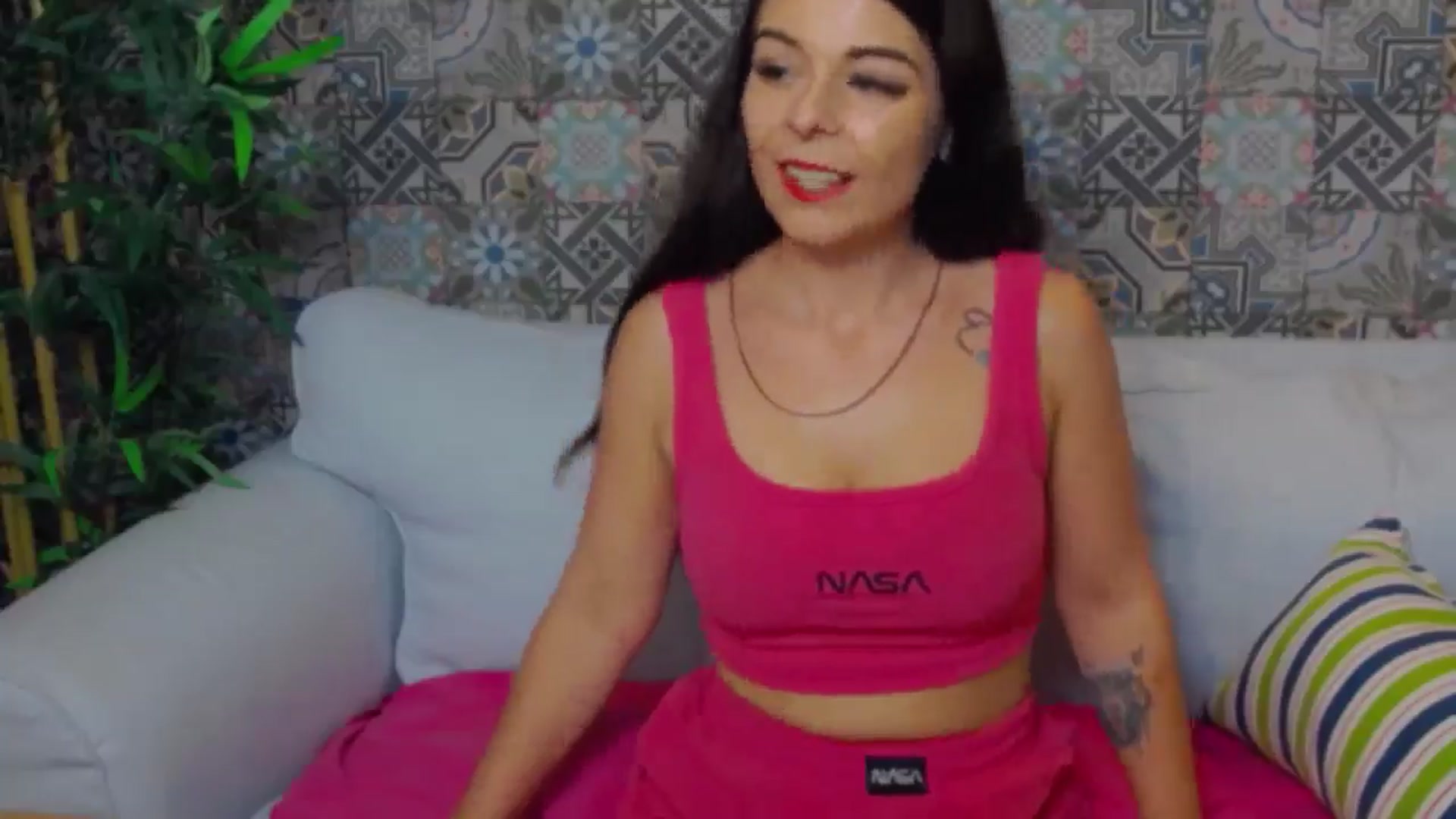 Gallery image thumbnail from DiamondStar_'s myfreecams stream on, 10/24/2024, 20:56 image 14 of 20