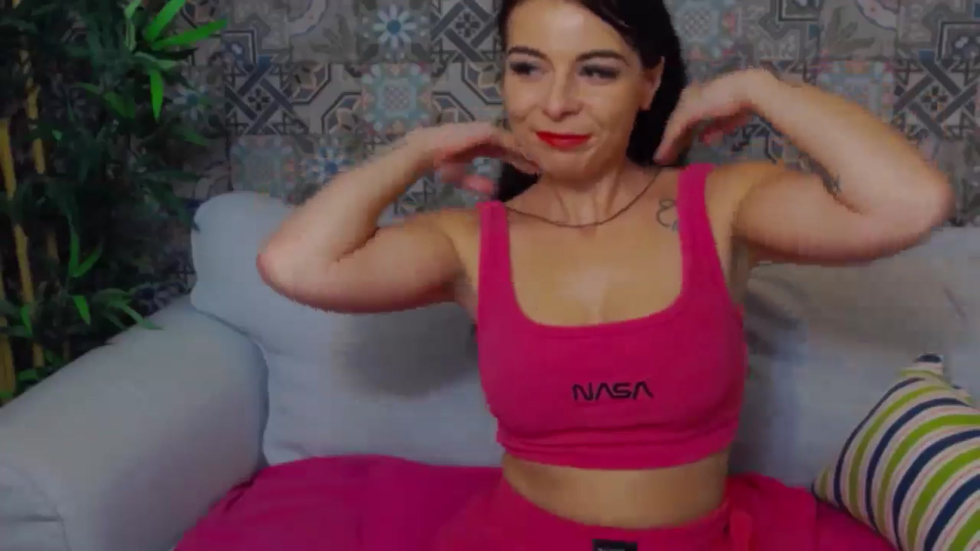 Gallery image thumbnail from DiamondStar_'s myfreecams stream on, 10/24/2024, 20:56 image 11 of 20
