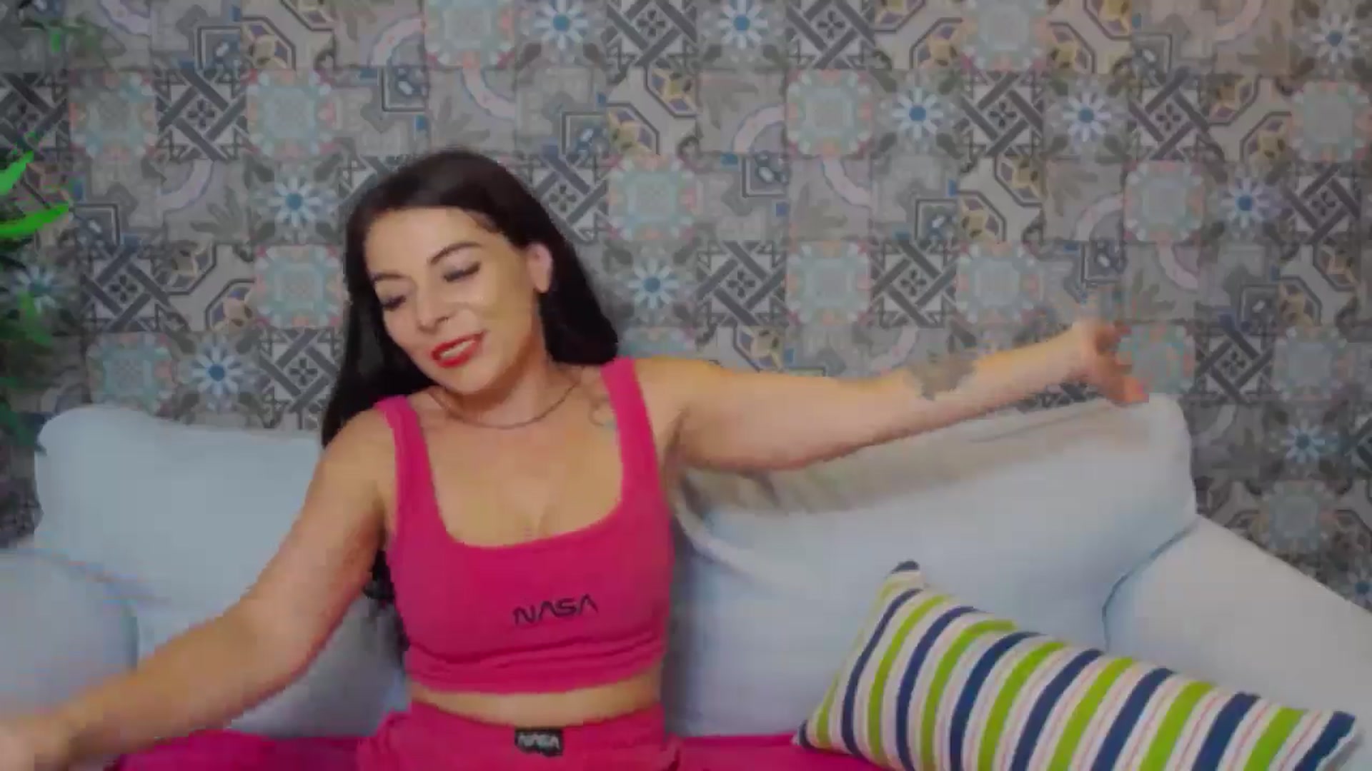 Gallery image thumbnail from DiamondStar_'s myfreecams stream on, 10/24/2024, 20:56 image 3 of 20