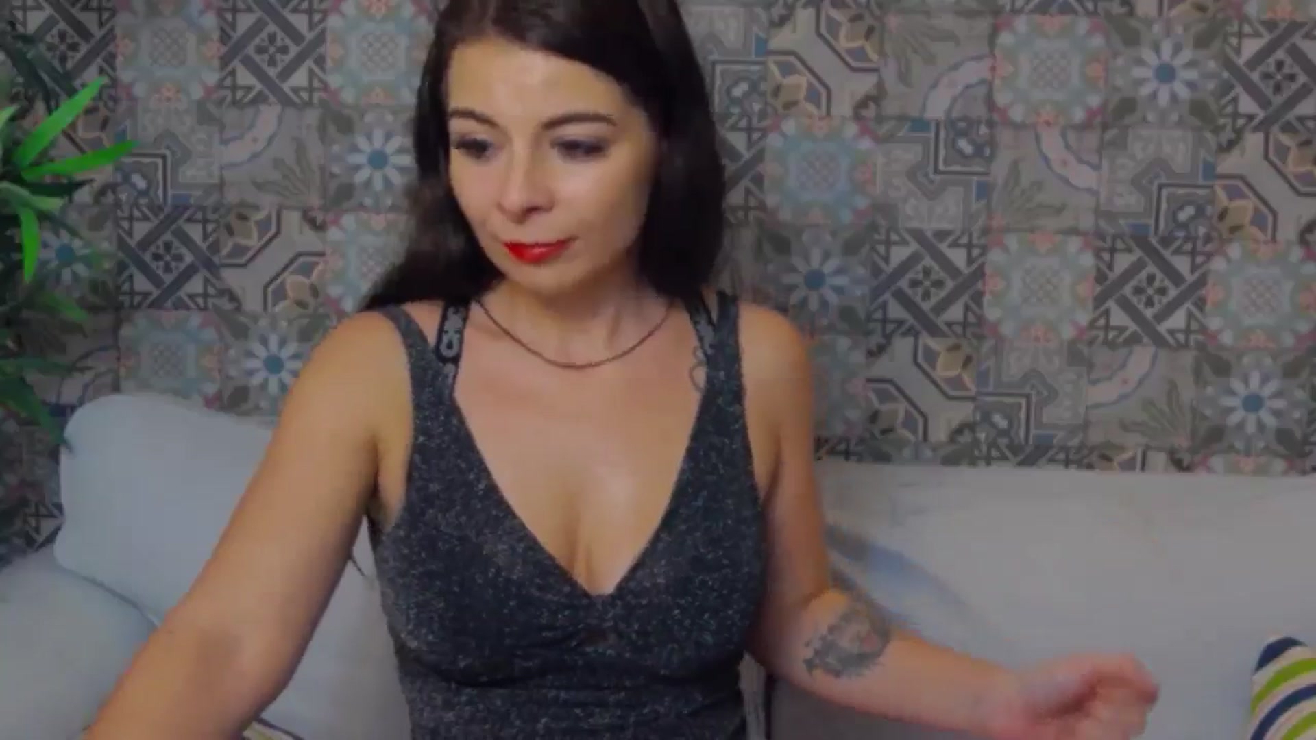 Gallery image thumbnail from DiamondStar_'s myfreecams stream on, 10/25/2024, 23:23 image 6 of 20