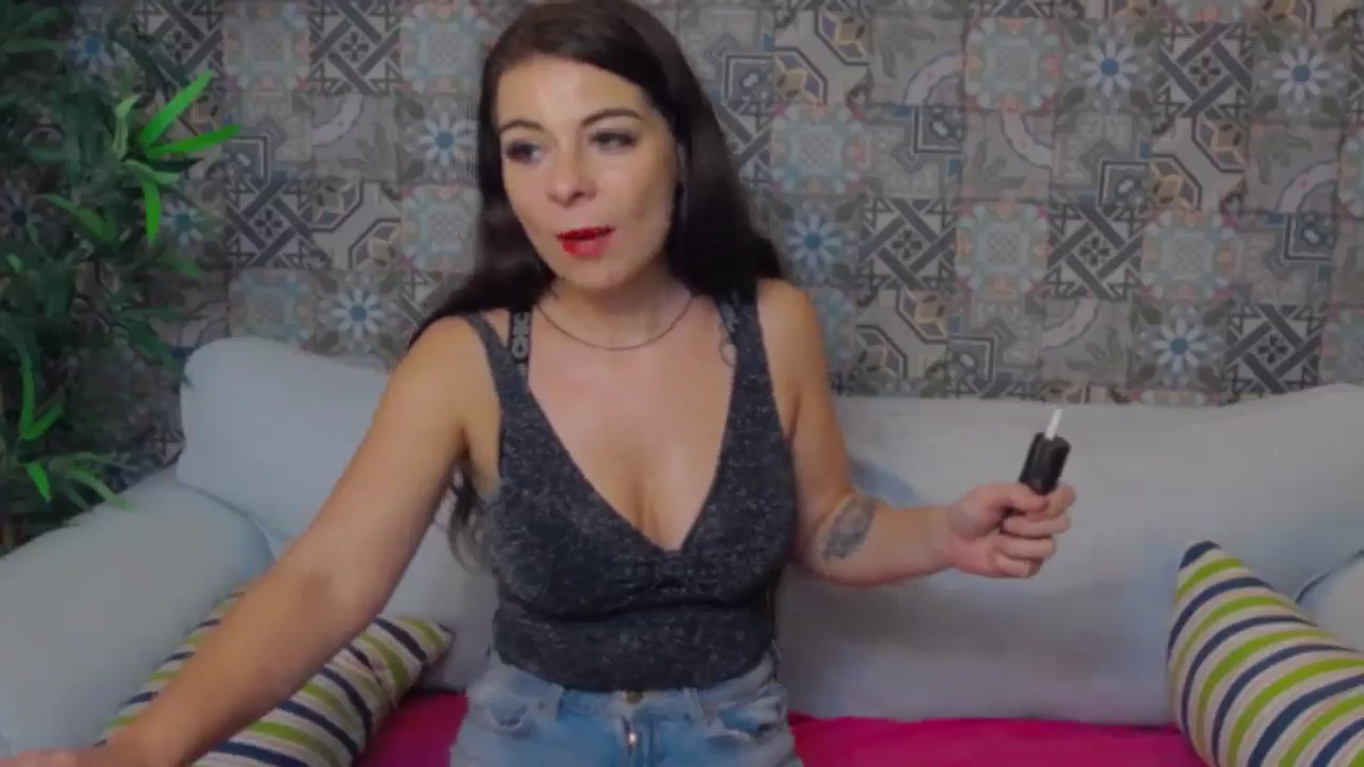 Gallery image thumbnail from DiamondStar_'s myfreecams stream on, 10/25/2024, 23:23 image 15 of 20
