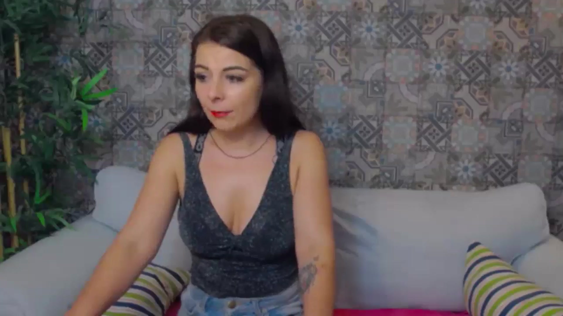 Gallery image thumbnail from DiamondStar_'s myfreecams stream on, 10/25/2024, 23:23 image 8 of 20