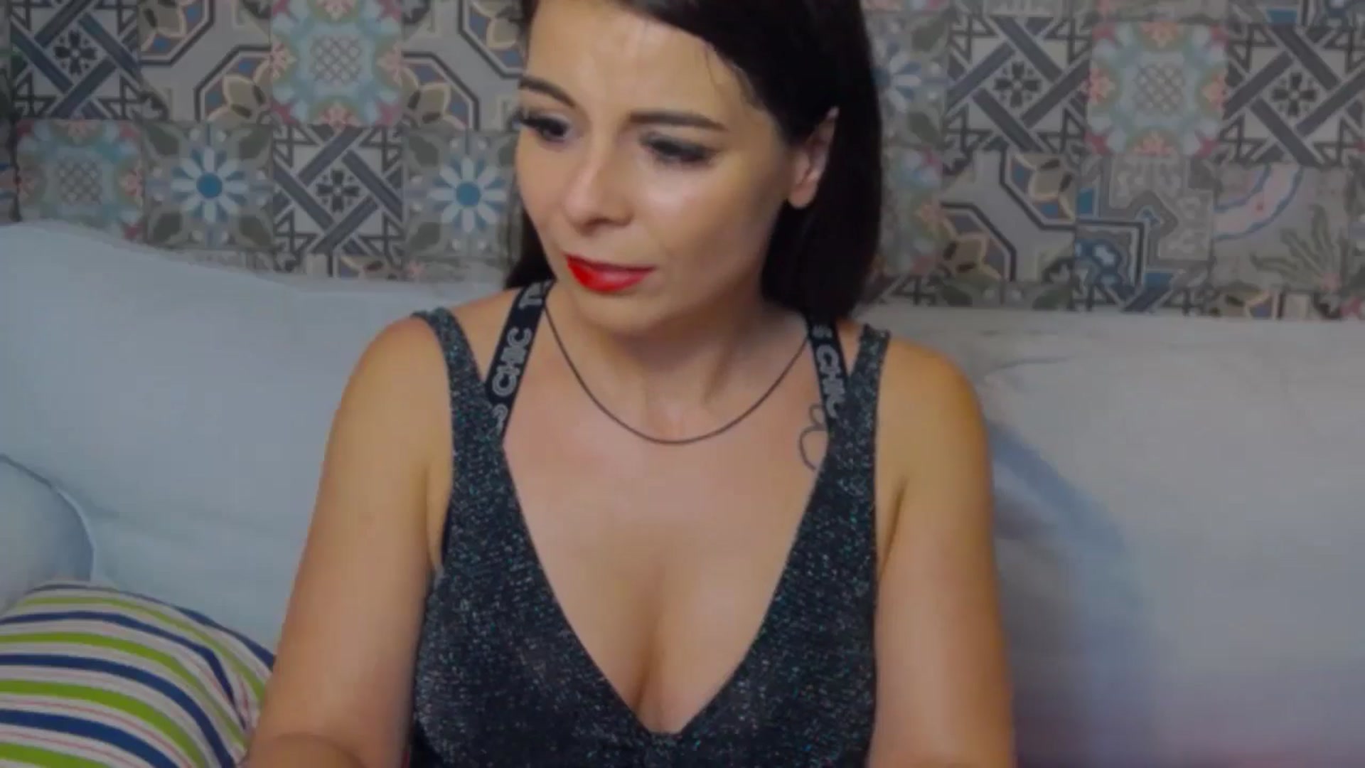 Gallery image thumbnail from DiamondStar_'s myfreecams stream on, 10/25/2024, 23:23 image 2 of 20