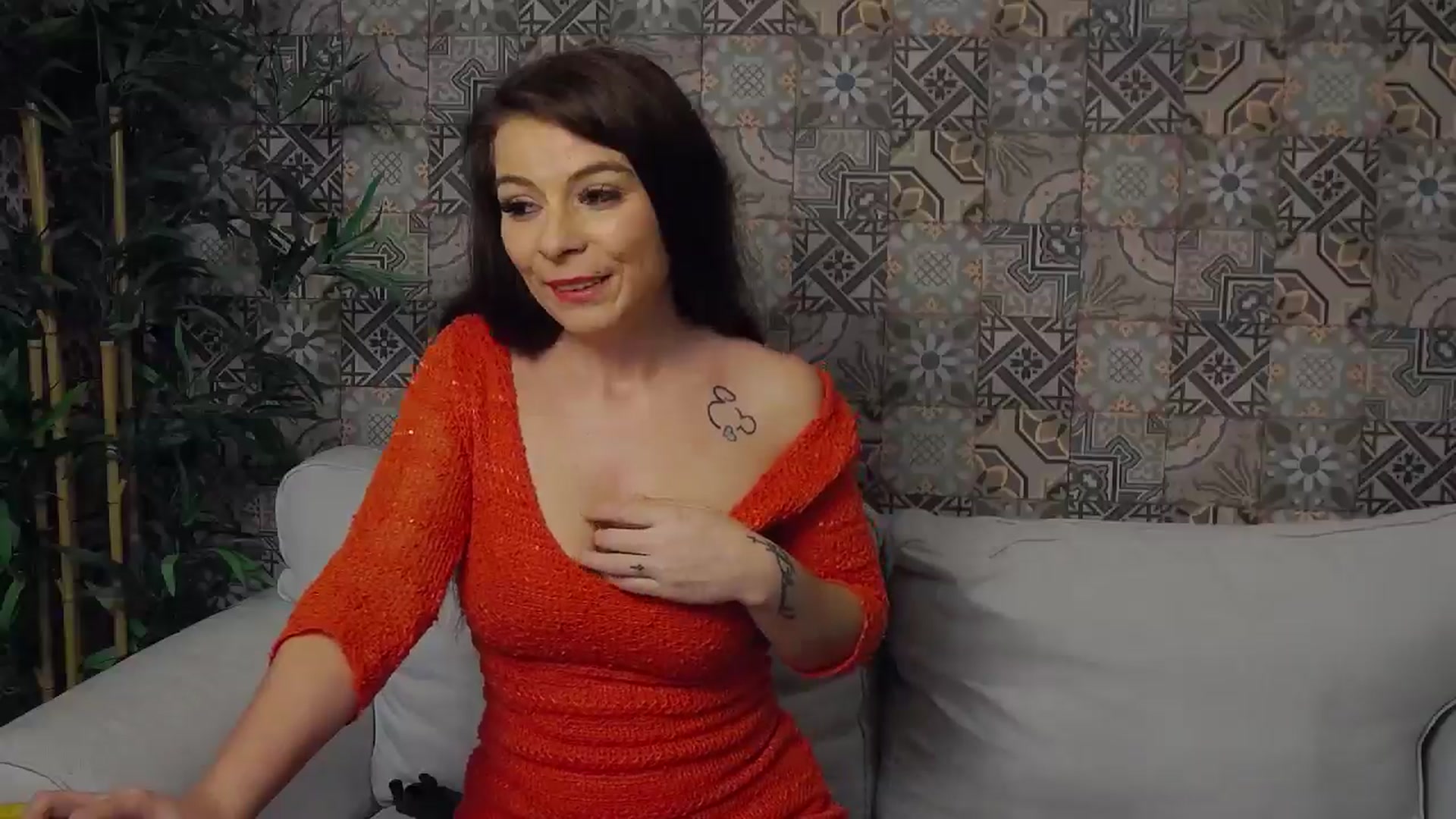 Gallery image thumbnail from DiamondStar_'s myfreecams stream on, 12/05/2024, 24:01 image 19 of 20