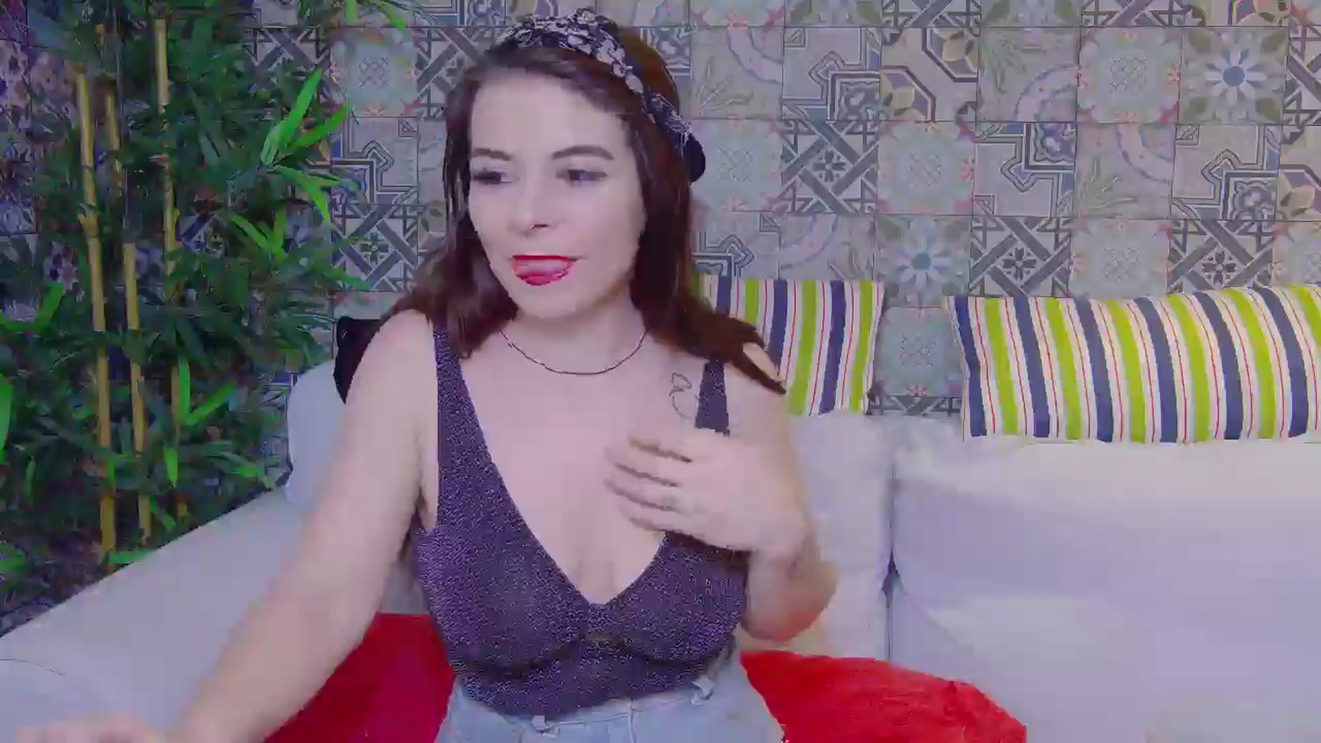 Gallery image thumbnail from DiamondStar_'s myfreecams stream on, 01/16/2025, 24:00 image 13 of 20