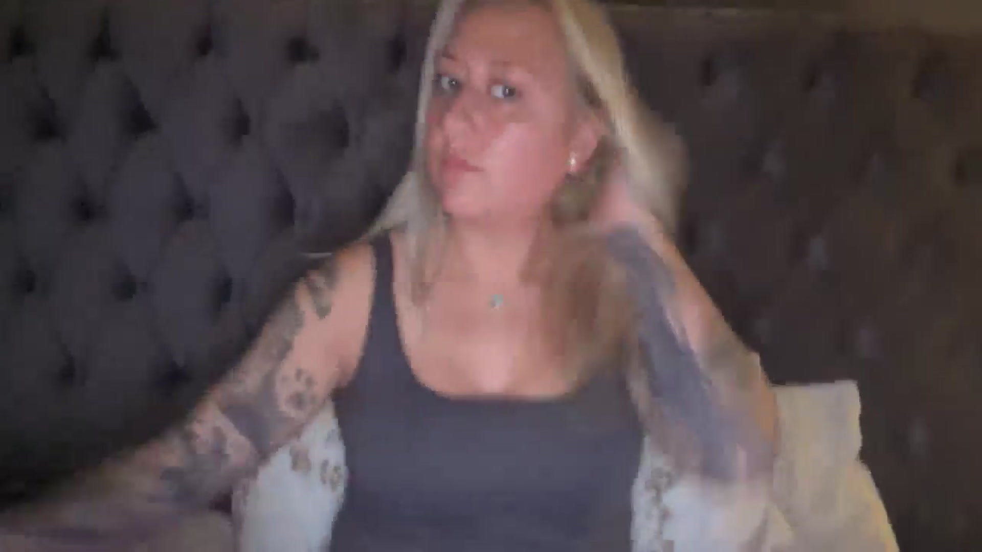 Gallery image thumbnail from DiamondXOXO's myfreecams stream on, 06/15/2024, 11:39 image 10 of 20
